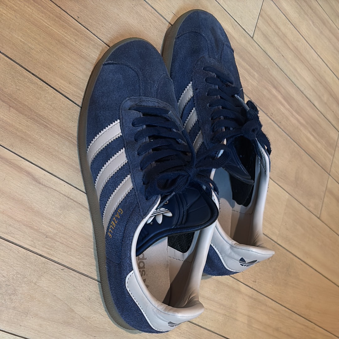 アディダス オリジナルス ガゼル "ナイトインディゴ/ワンダートープ/ガム"