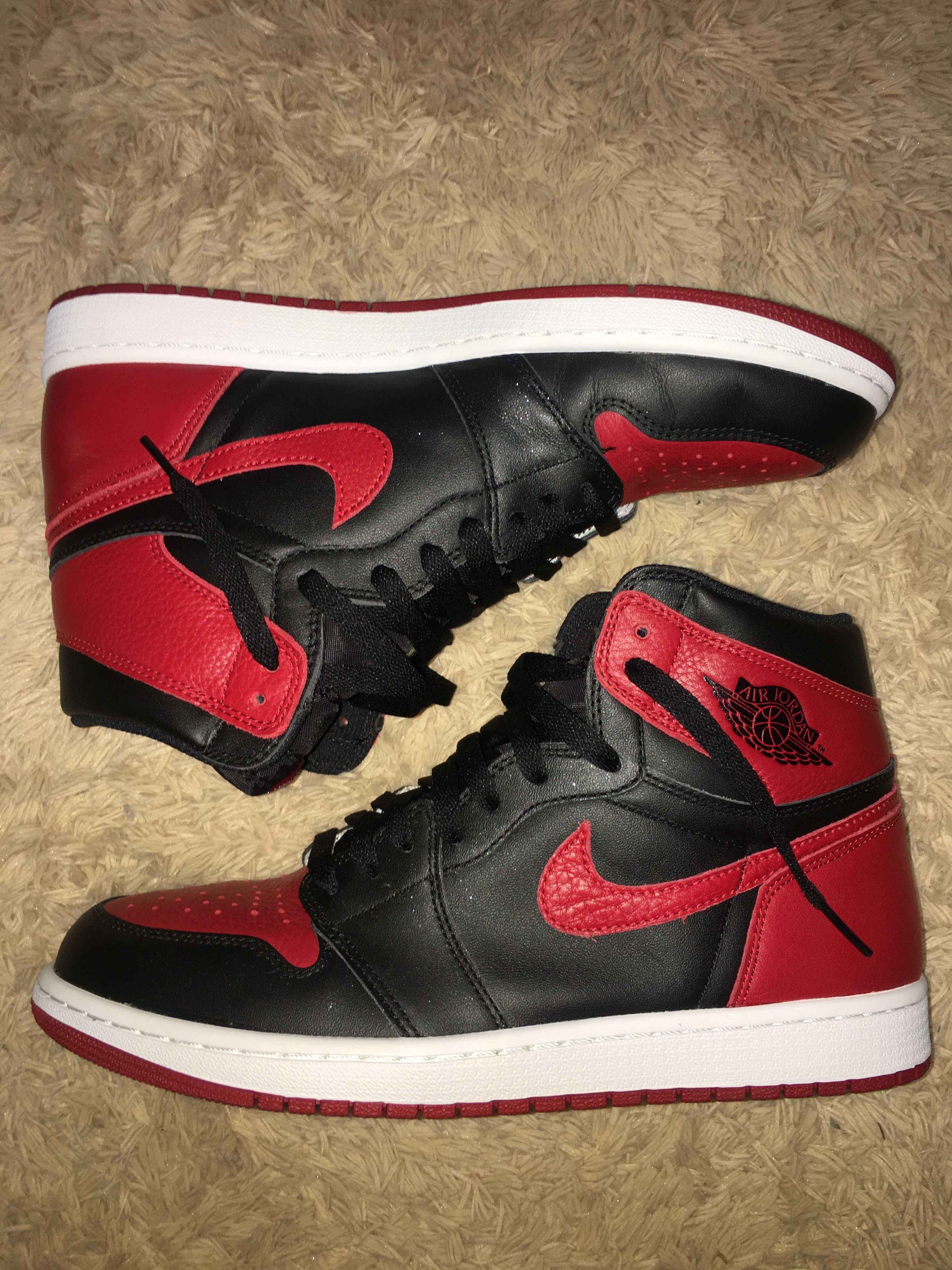 Nike Air Jordan 1 Retro High OG "Bred/Banned" (2016)