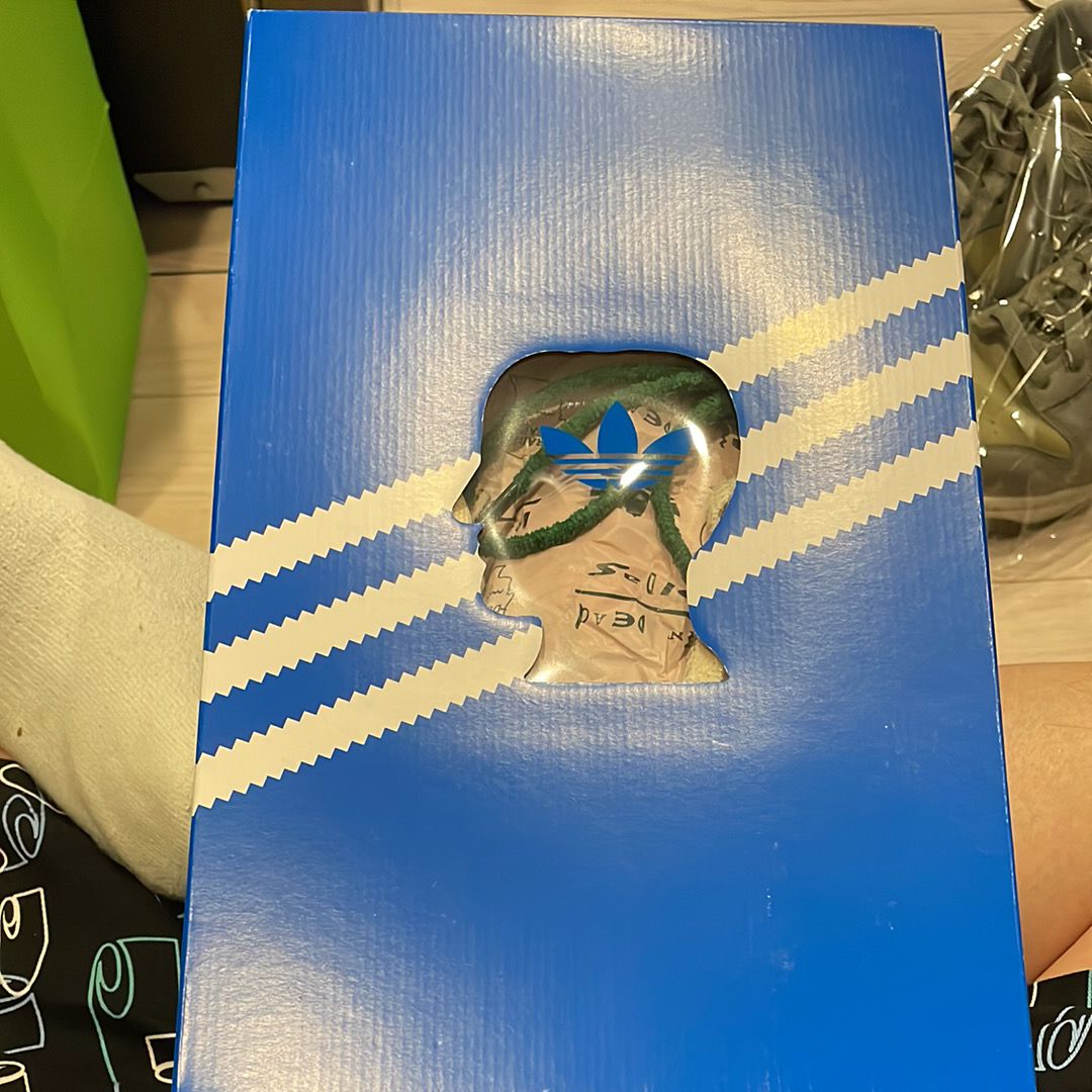 ブレインデッド × アディダスオリジナルス フォレスト ヒルズ "クリームホワイト"