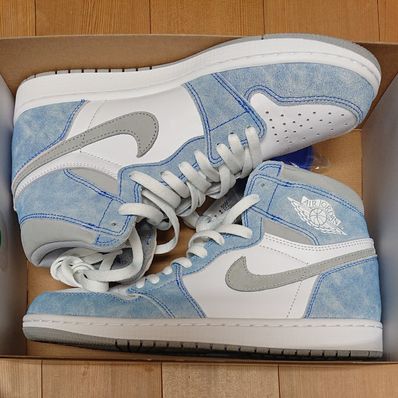 Nike Air Jordan 1 High OG "Hyper Royal"