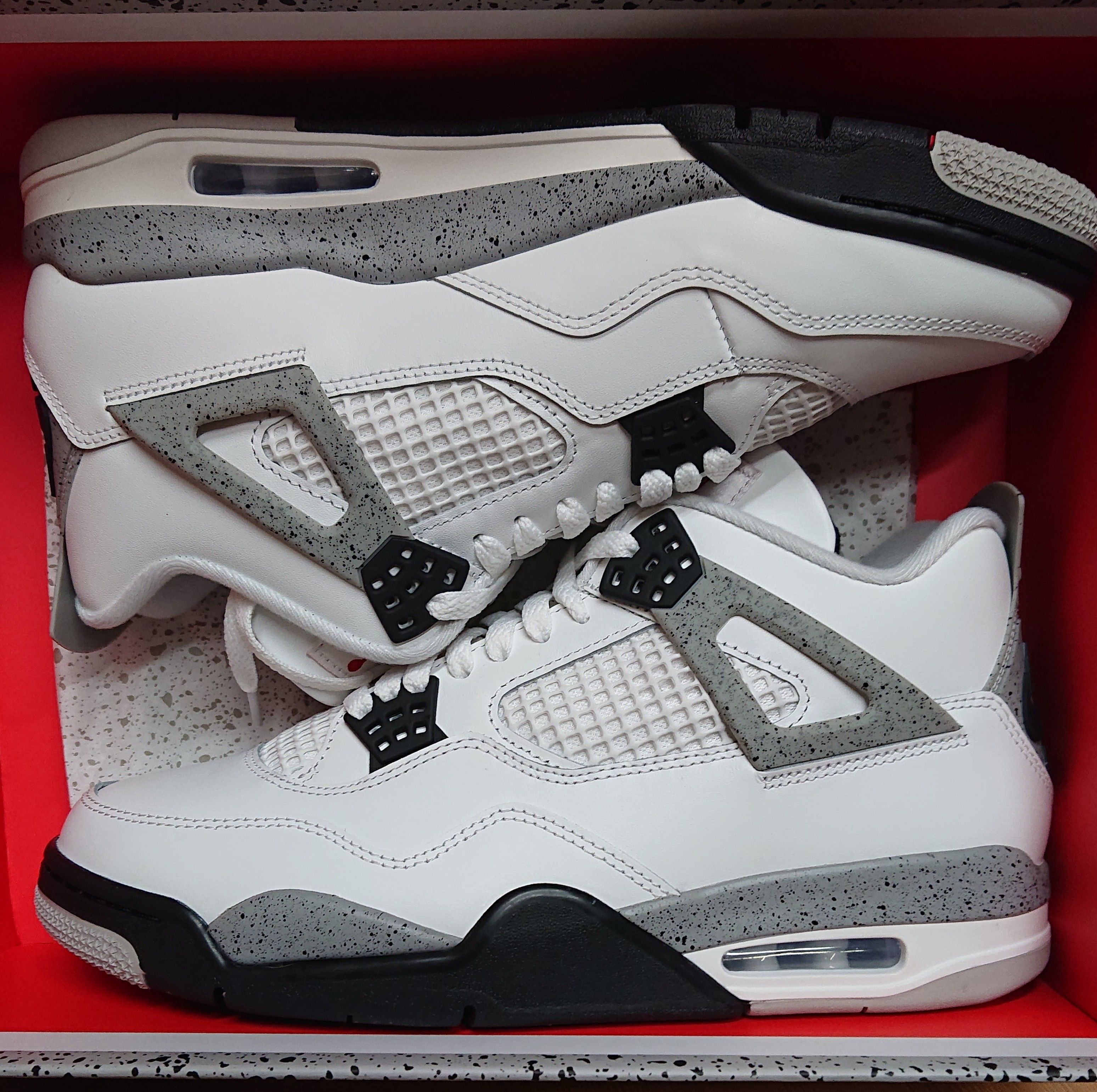 Nike Air Jordan 4 Retro "White/Cement" (2025)