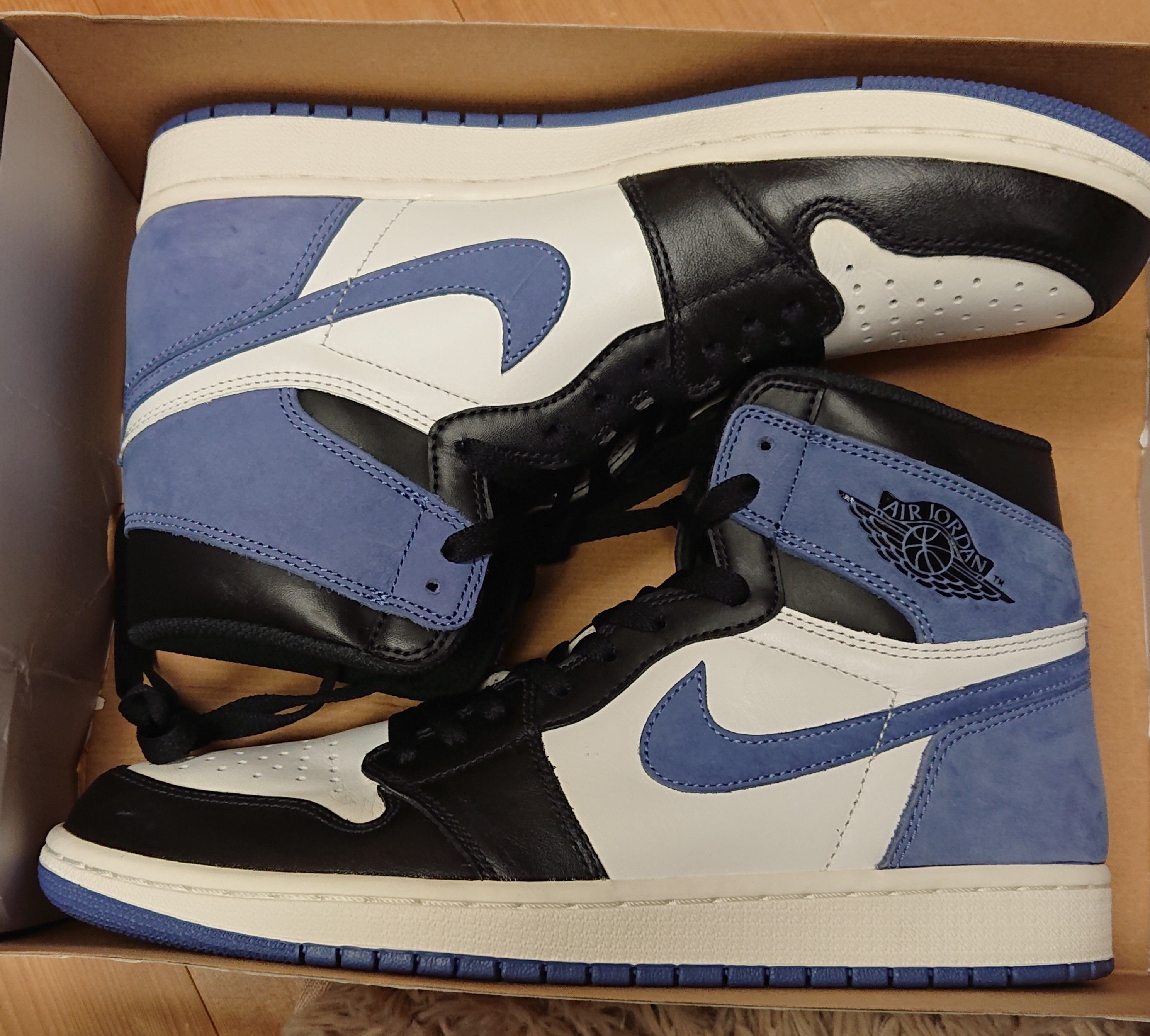 Nike Air Jordan 1 Retro High "Blue Moon"