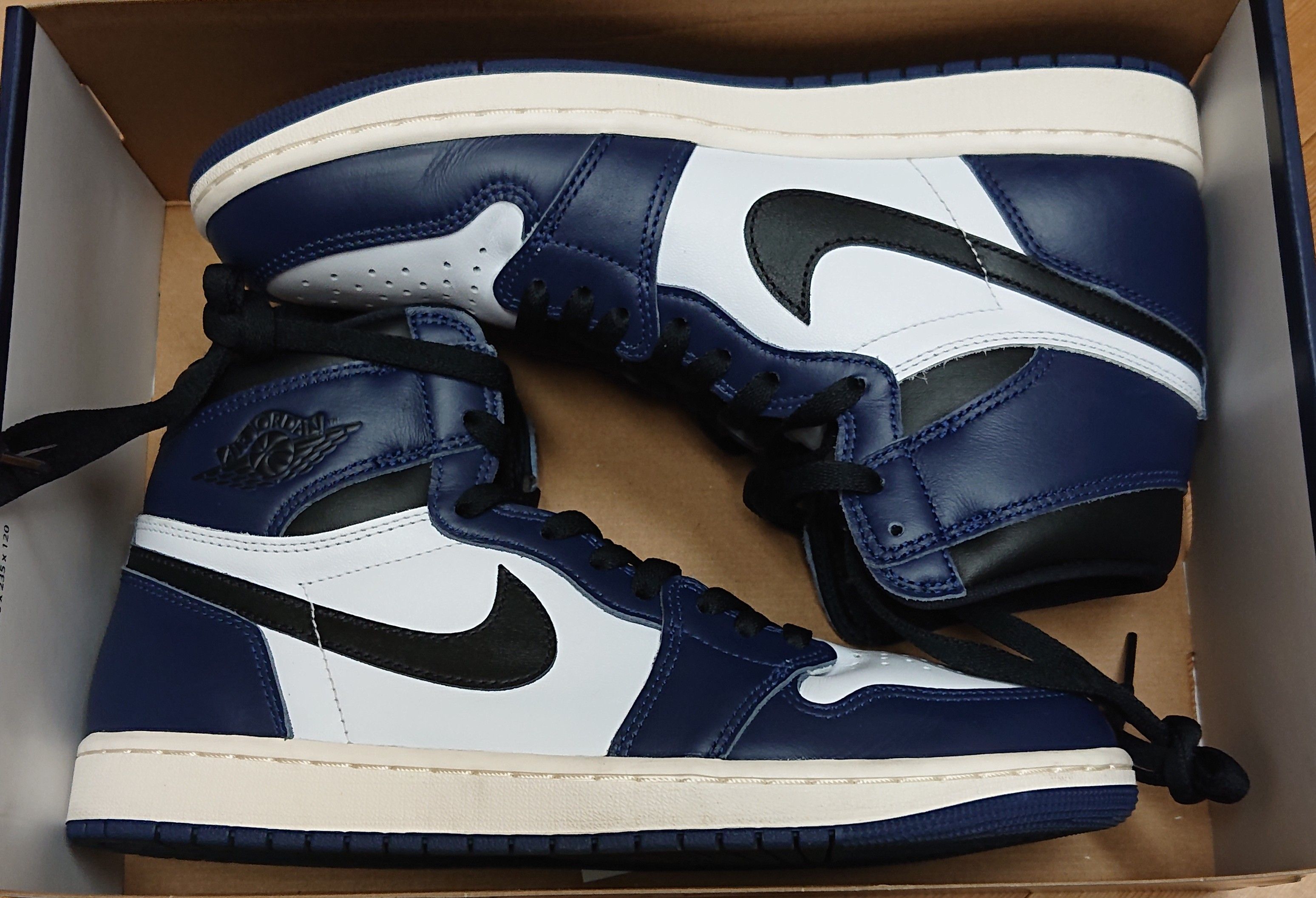 Nike Air Jordan 1 Retro High OG "Midnight Navy"