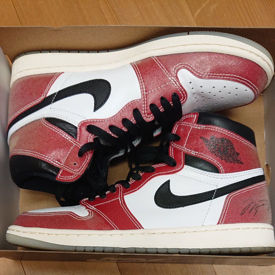 Trophy Room × Nike Air Jordan 1 High OG "Chicago"