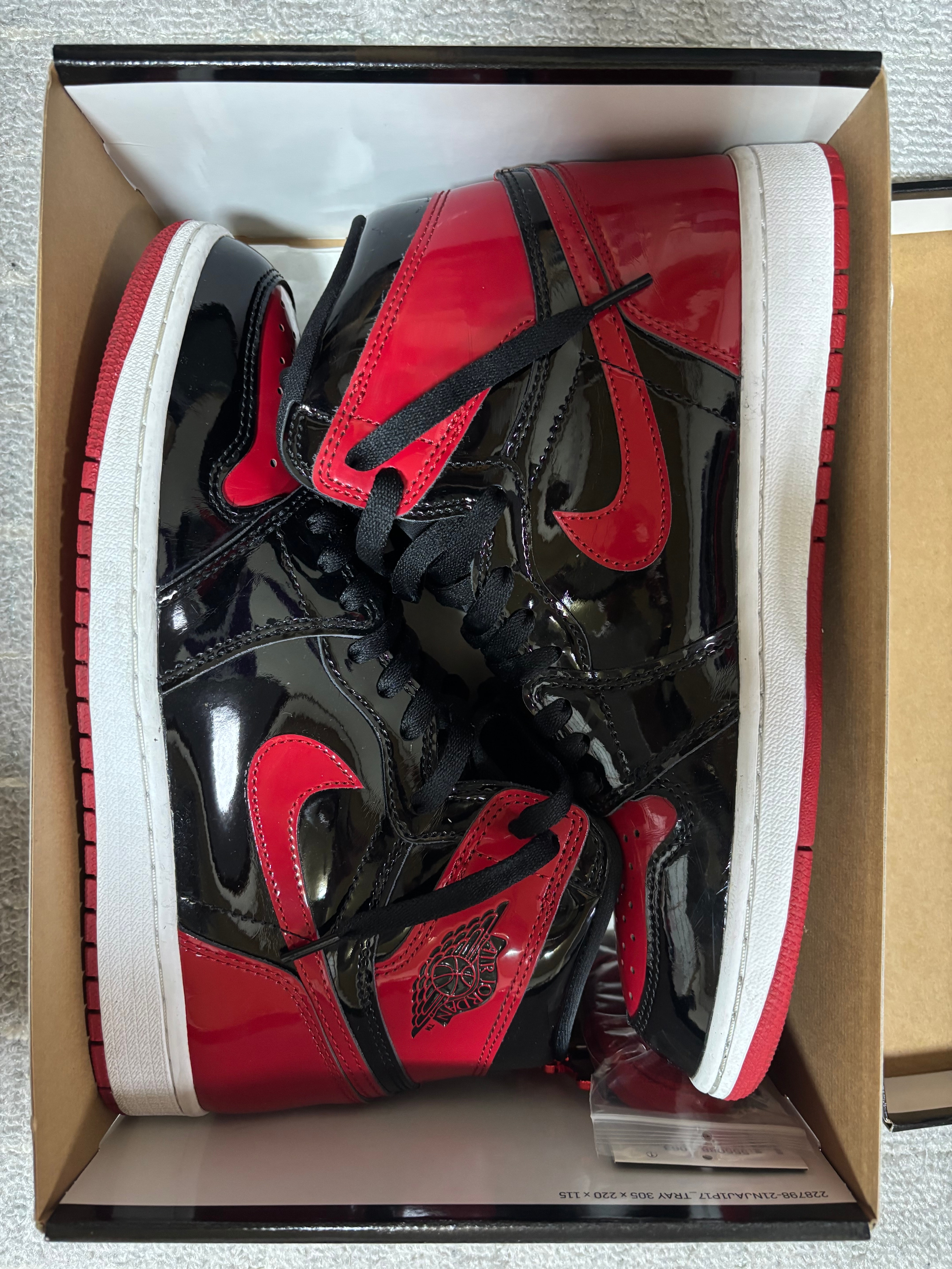 ナイキ エアジョーダン1 ハイ OG "パテント ブレッド"