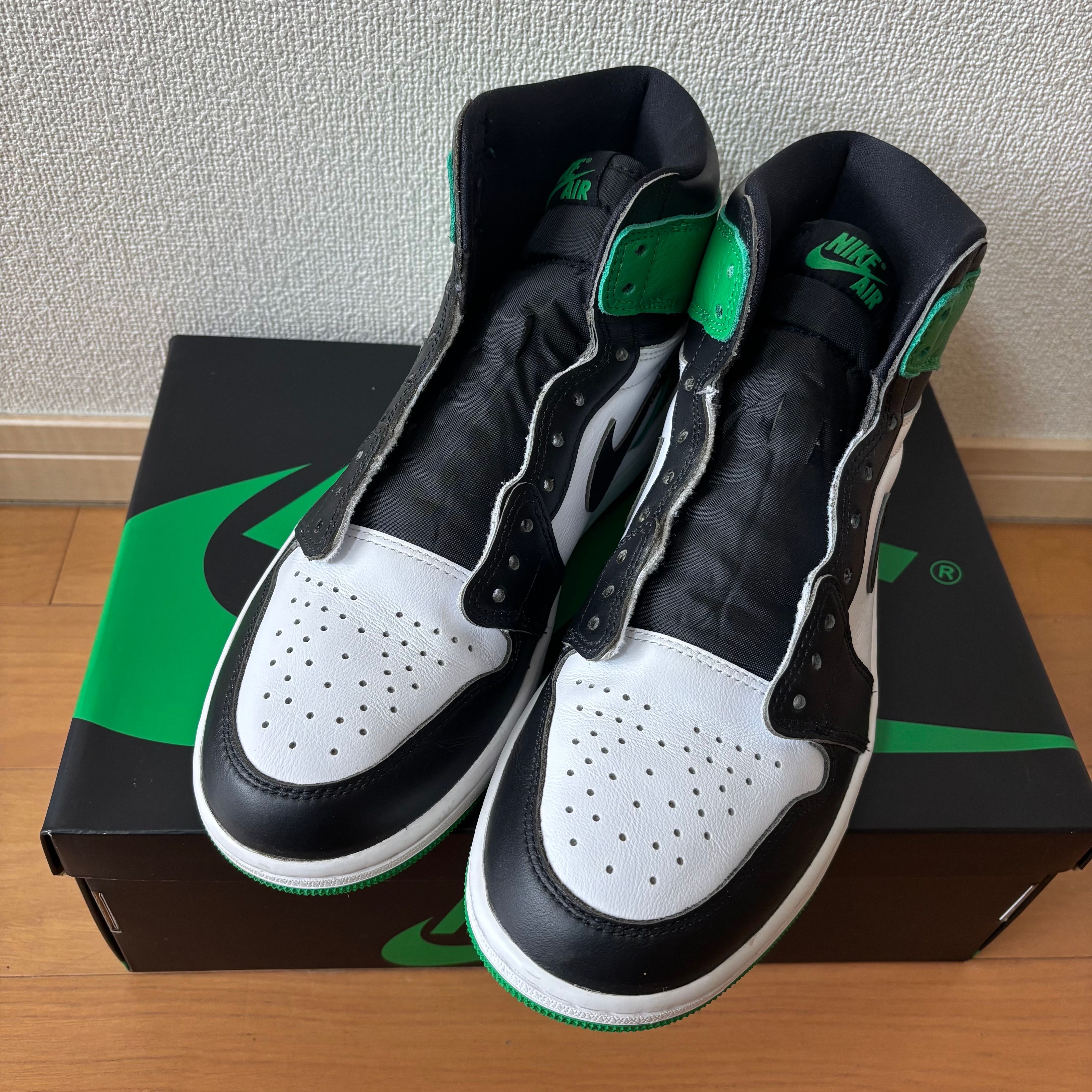 Nike Air Jordan 1 Retro High OG "Celtics/Black and Lucky Green" (2023)