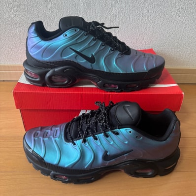 NIKE AIR MAX PLUS THROWBACK FUTURE