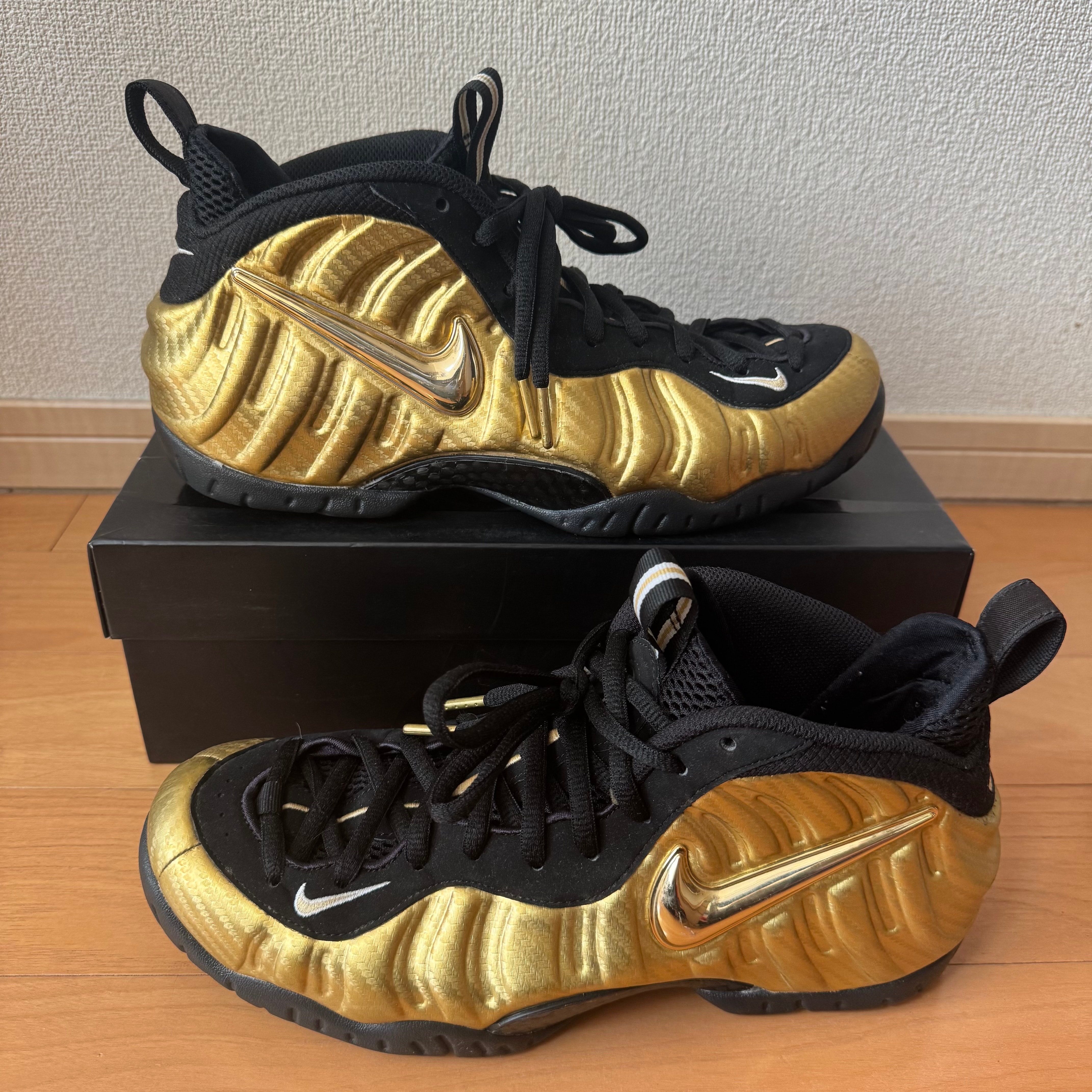 ナイキ エアフォームポジット プロ "メタリック ゴールド"