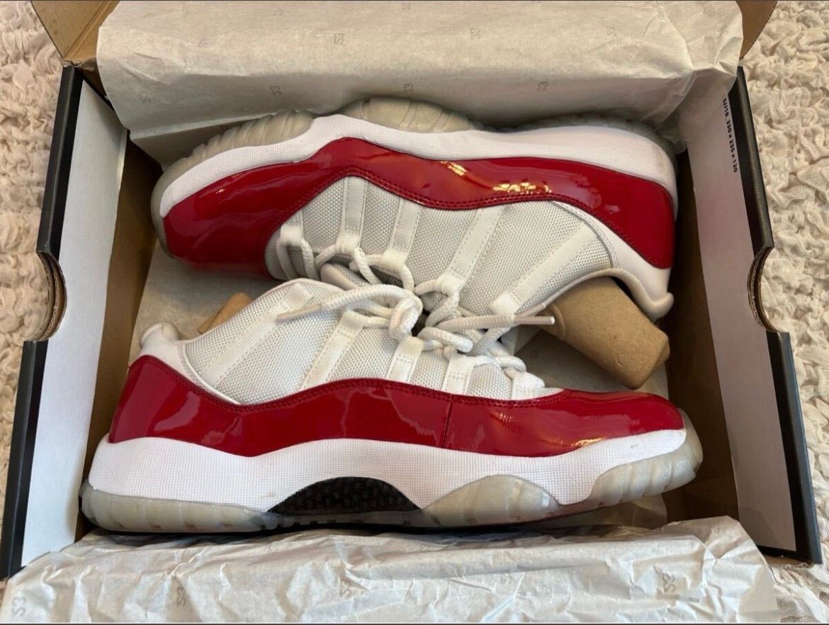 NIKE AIR JORDAN 11 RETRO LOW CHERRY (2016)