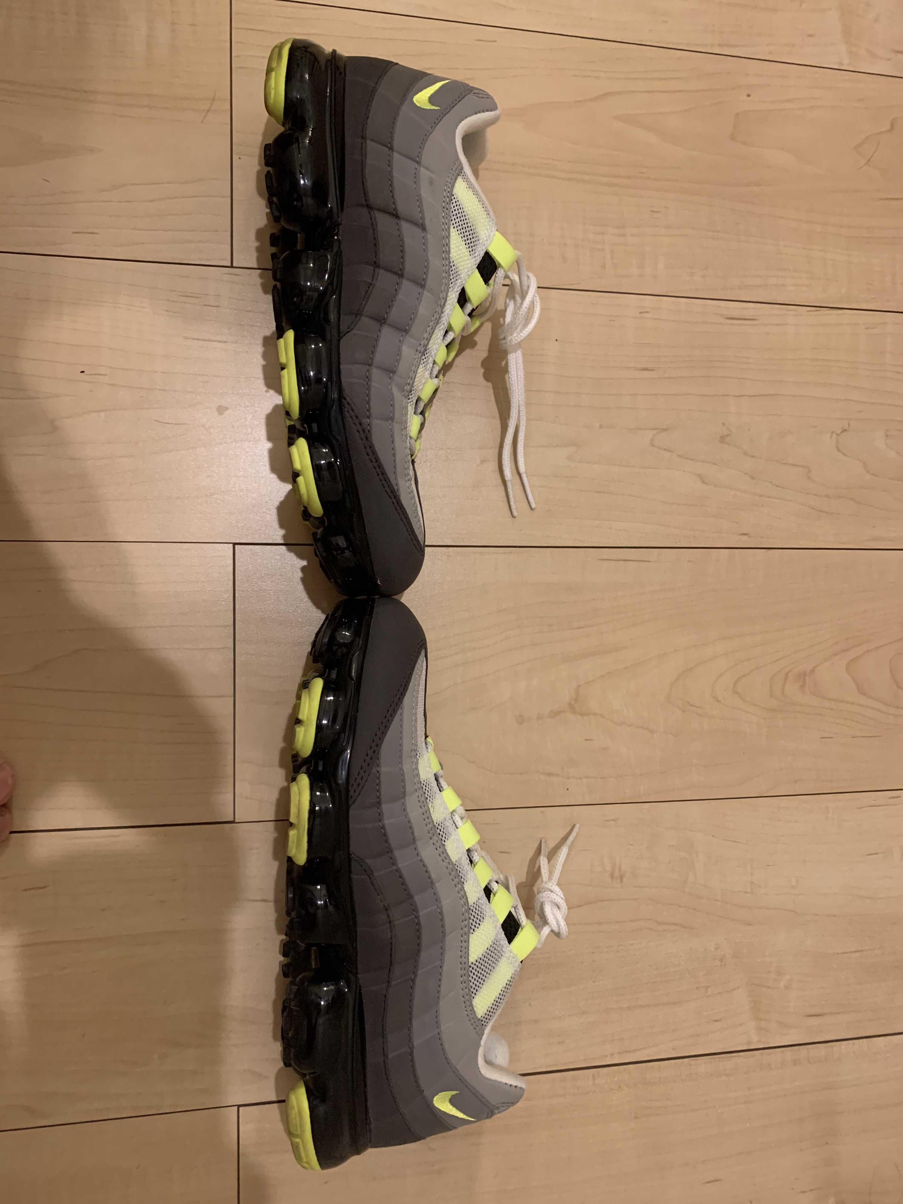 Nike Air Vapormax 95 "Neon"