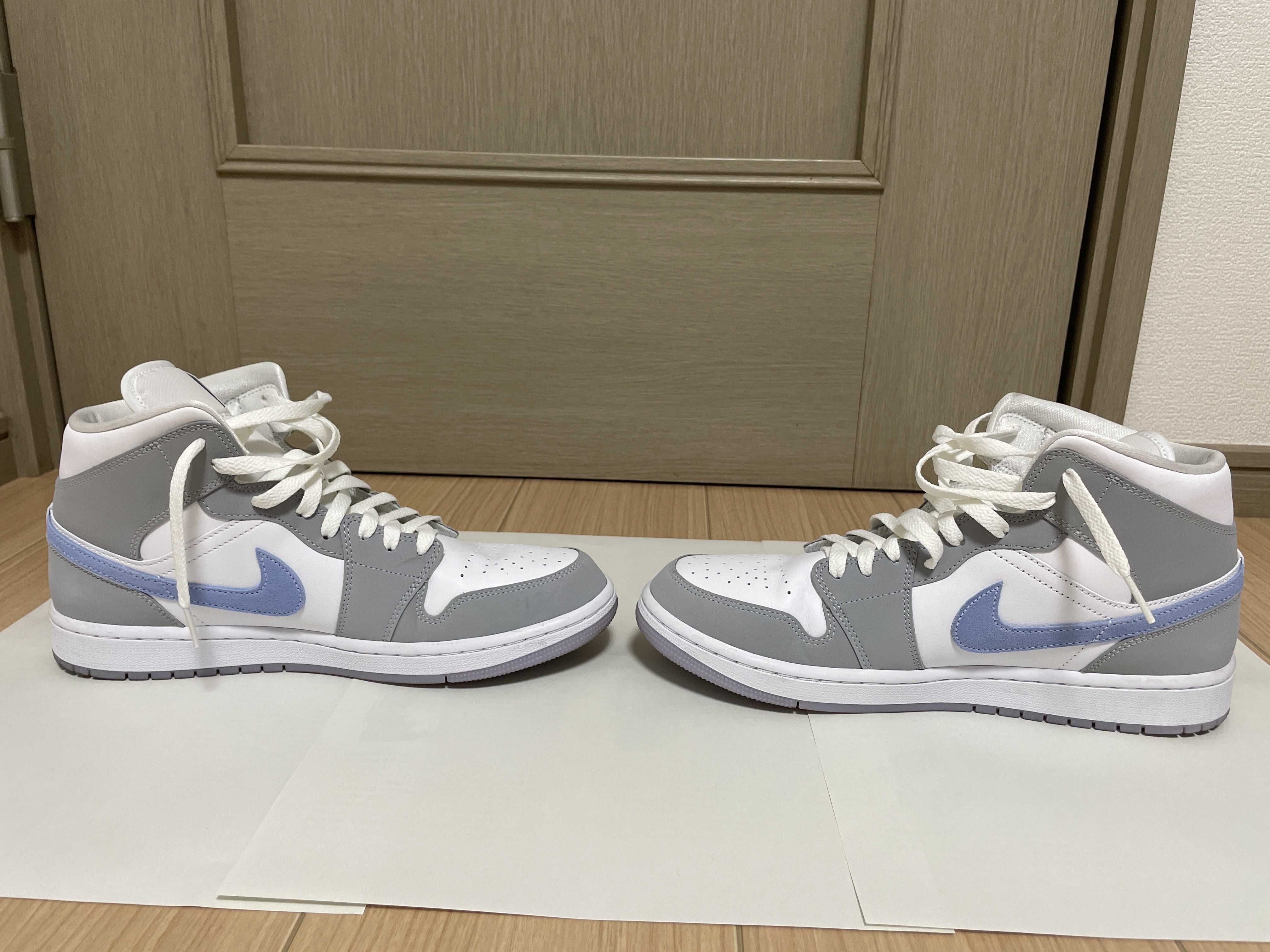 Nike Women's Air Jordan 1 Mid "Wolf Grey"