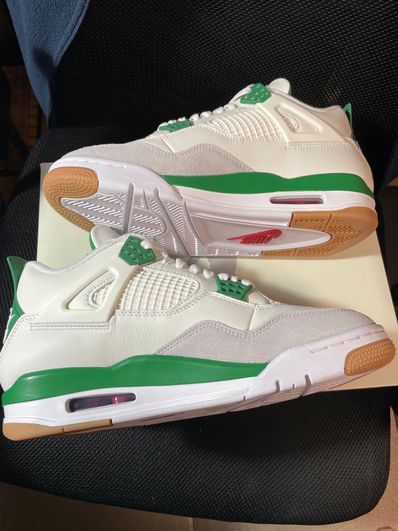 Nike SB × Air Jordan 4 Retro SP "Pine Green"