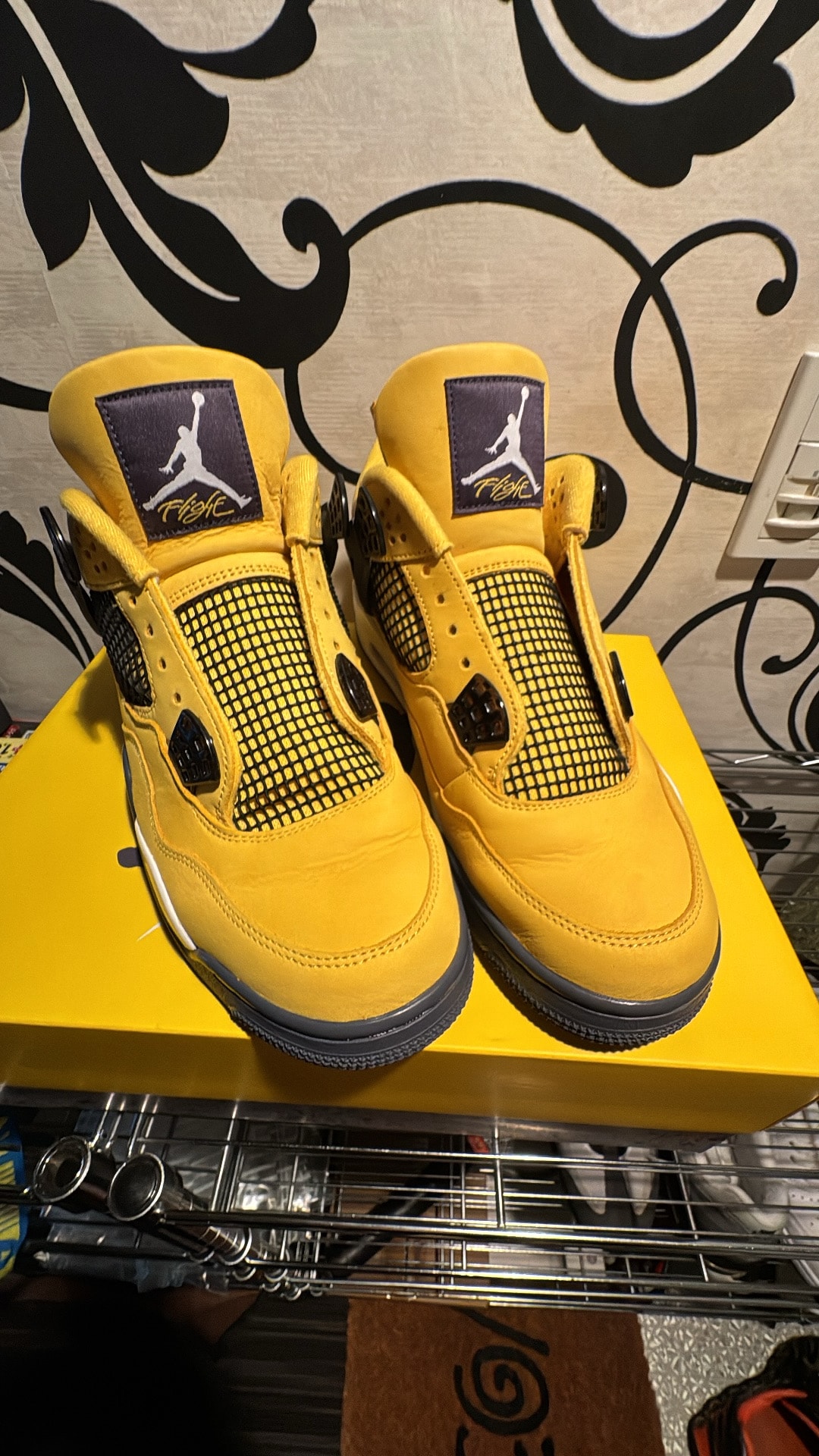 Nike Air Jordan 4 "Tour Yellow"