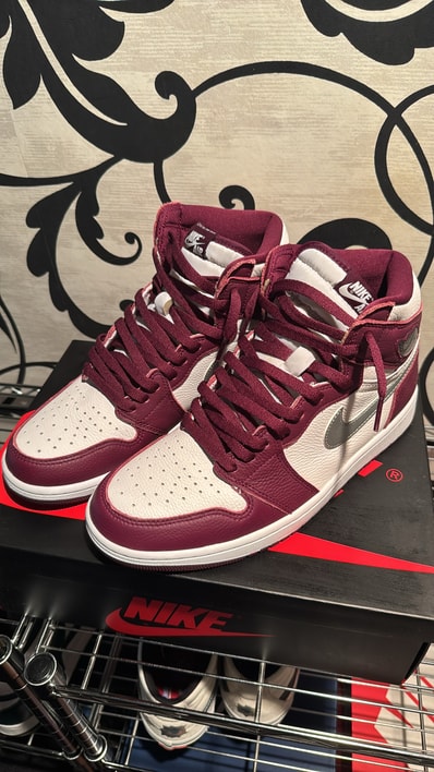 Nike Air Jordan 1 High OG "Bordeaux"
