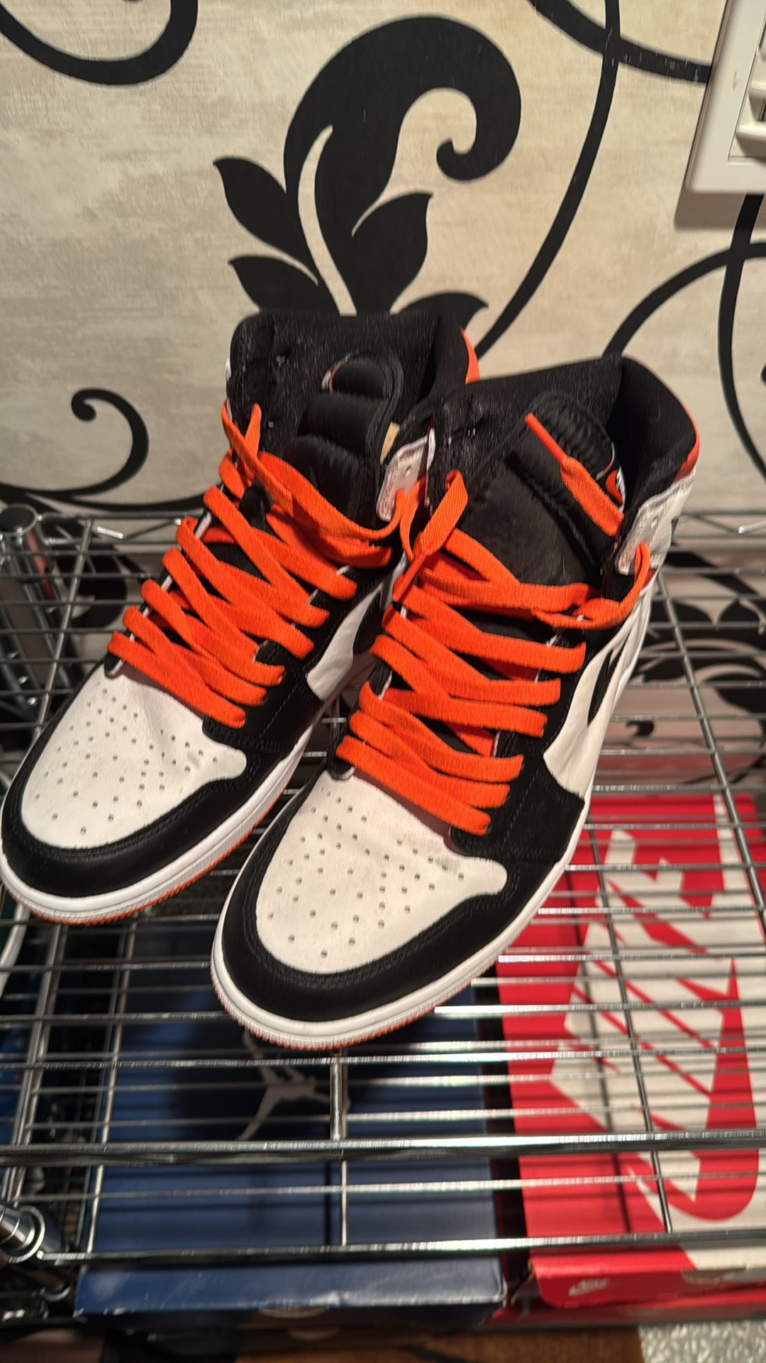 Nike Air Jordan 1 Retro High OG "Electro Orange"