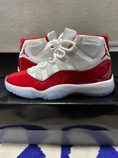 Nike Air Jordan 11 "Varsity Red"