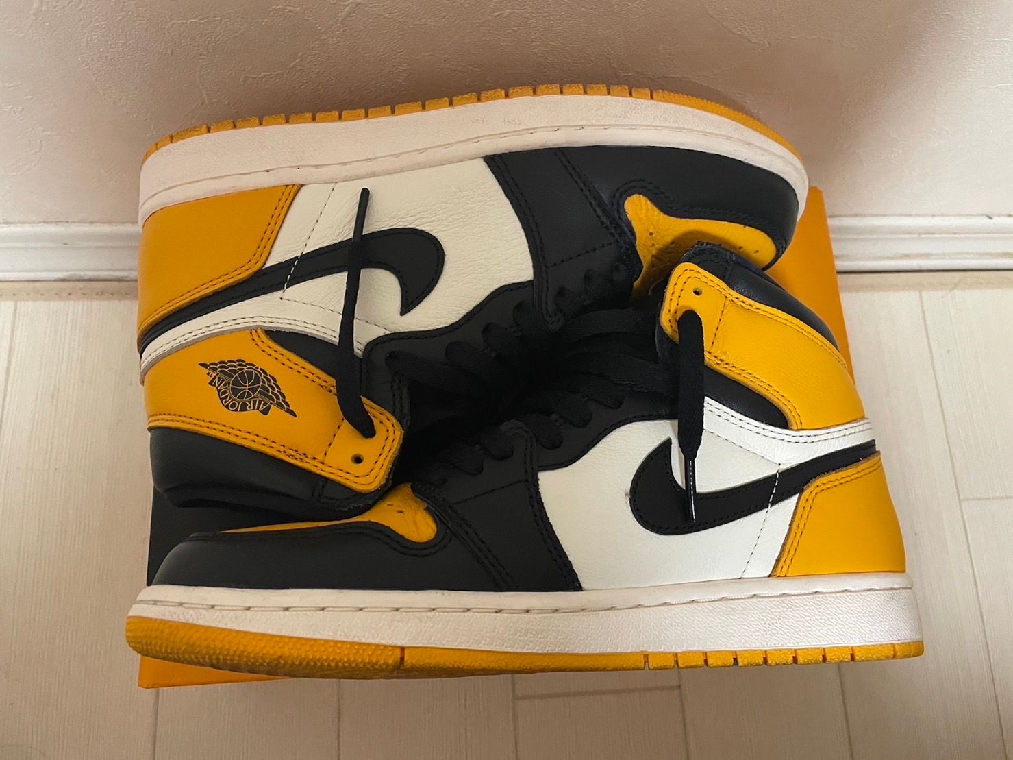 Nike Air Jordan 1 Retro High OG "Taxi"