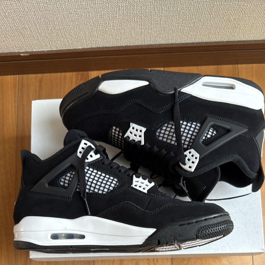 Nike Air Jordan 4 Retro "White Thunder"