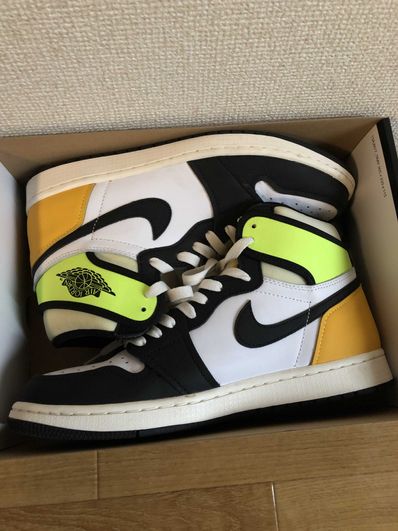 Nike Air Jordan 1 High OG "Volt Gold"