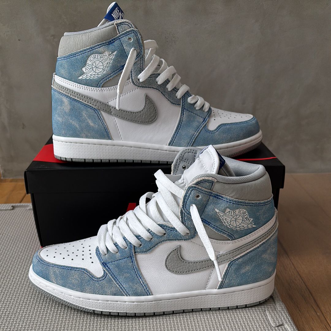 Nike Air Jordan 1 High OG "Hyper Royal"