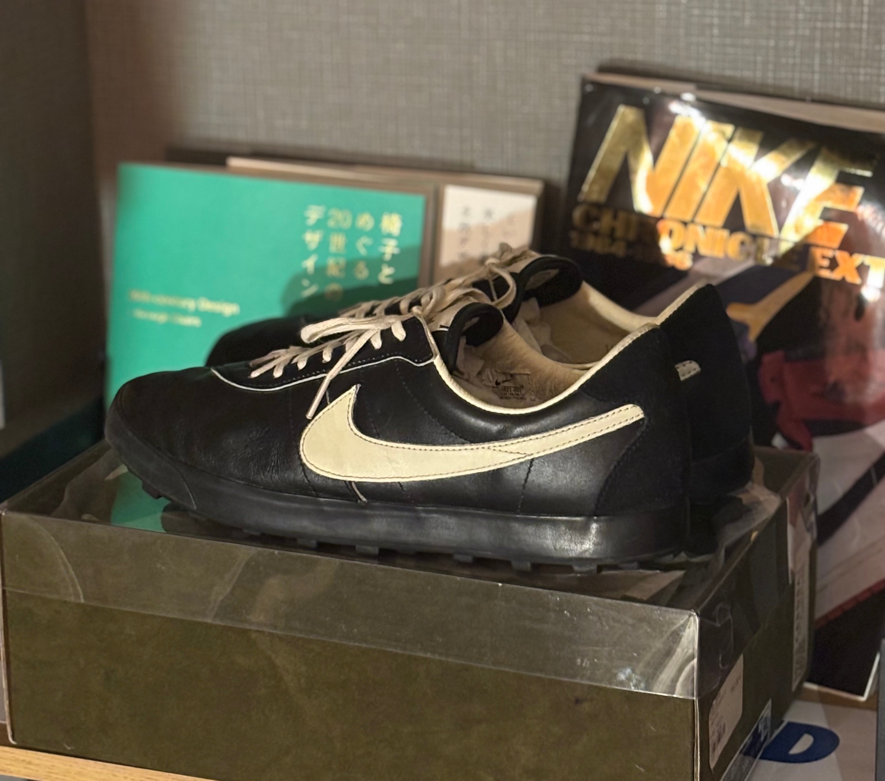 ボーディ × ナイキ アストログラバー "ブラック アンド ココナッツミルク"