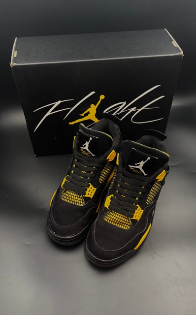 Nike Air Jordan 4 Retro "Thunder"(2023)