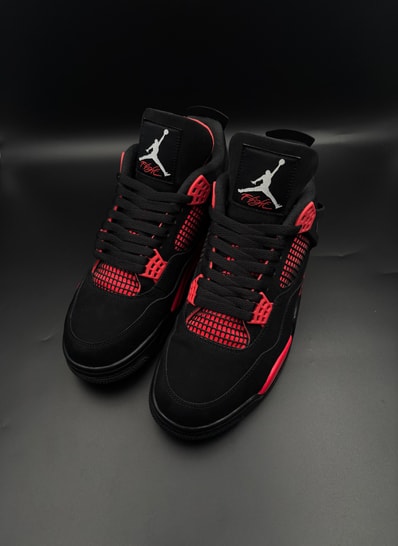 Nike Air Jordan 4 "Red Thunder/Crimson"