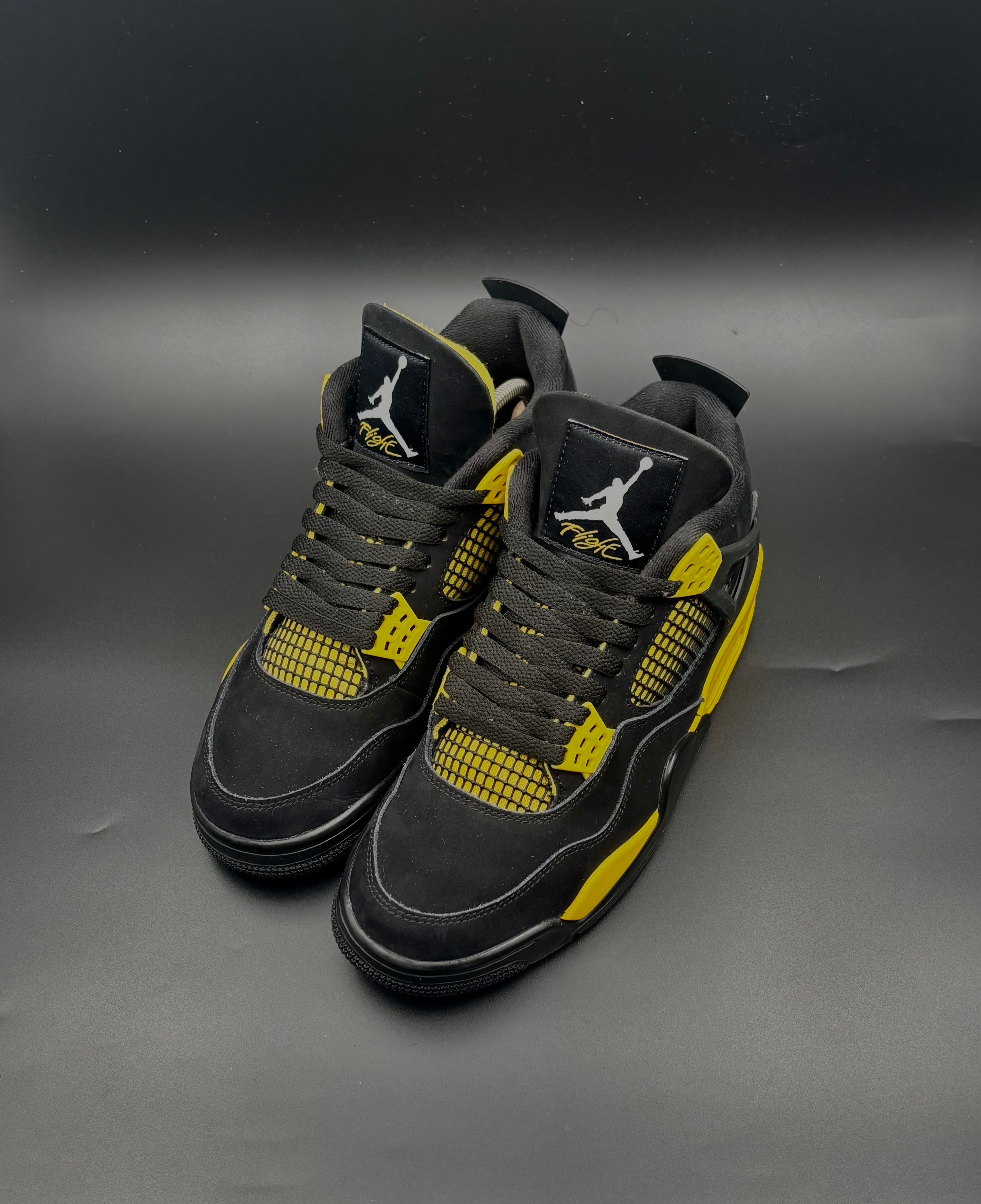 Nike Air Jordan 4 Retro "Thunder"(2023)