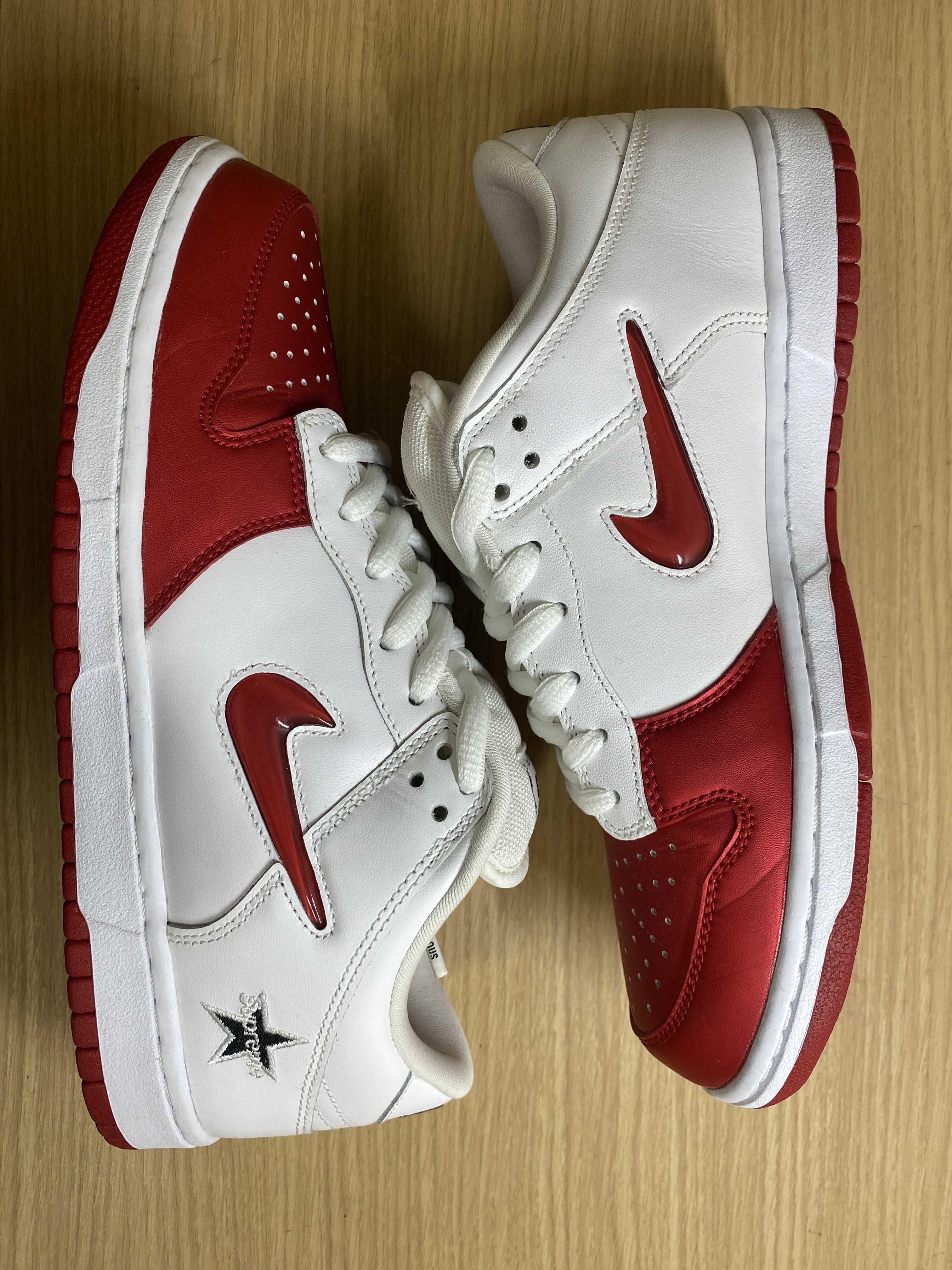 Supreme × Nike Dunk Low "Varsity Red/White"