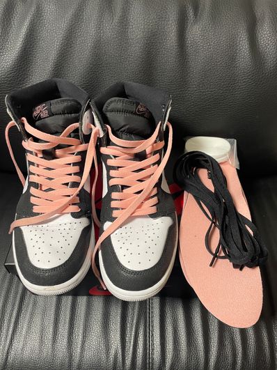 Nike Air Jordan 1 High OG "Bleached Coral"