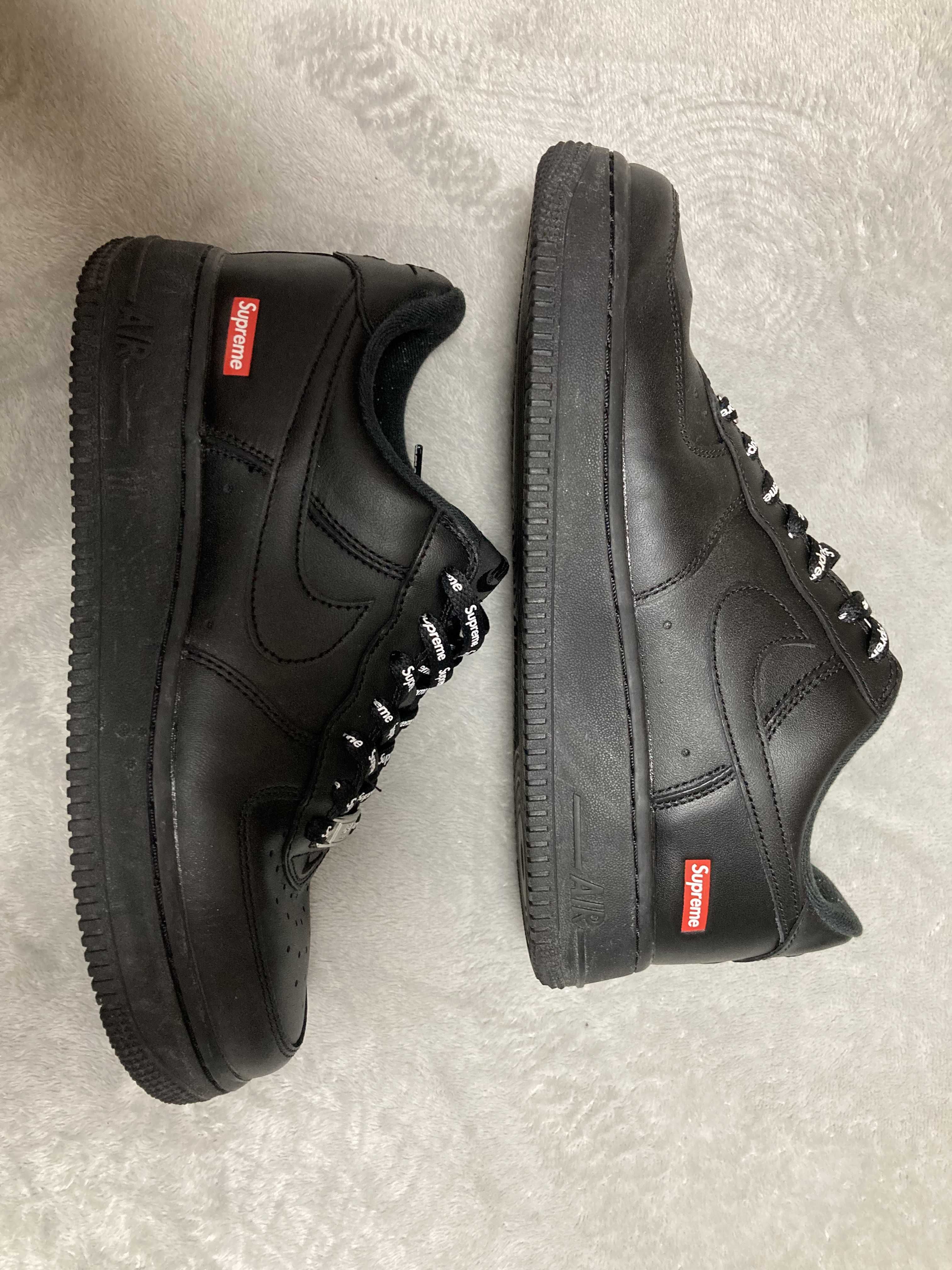Supreme × Nike Air Force 1 Low "Black"
