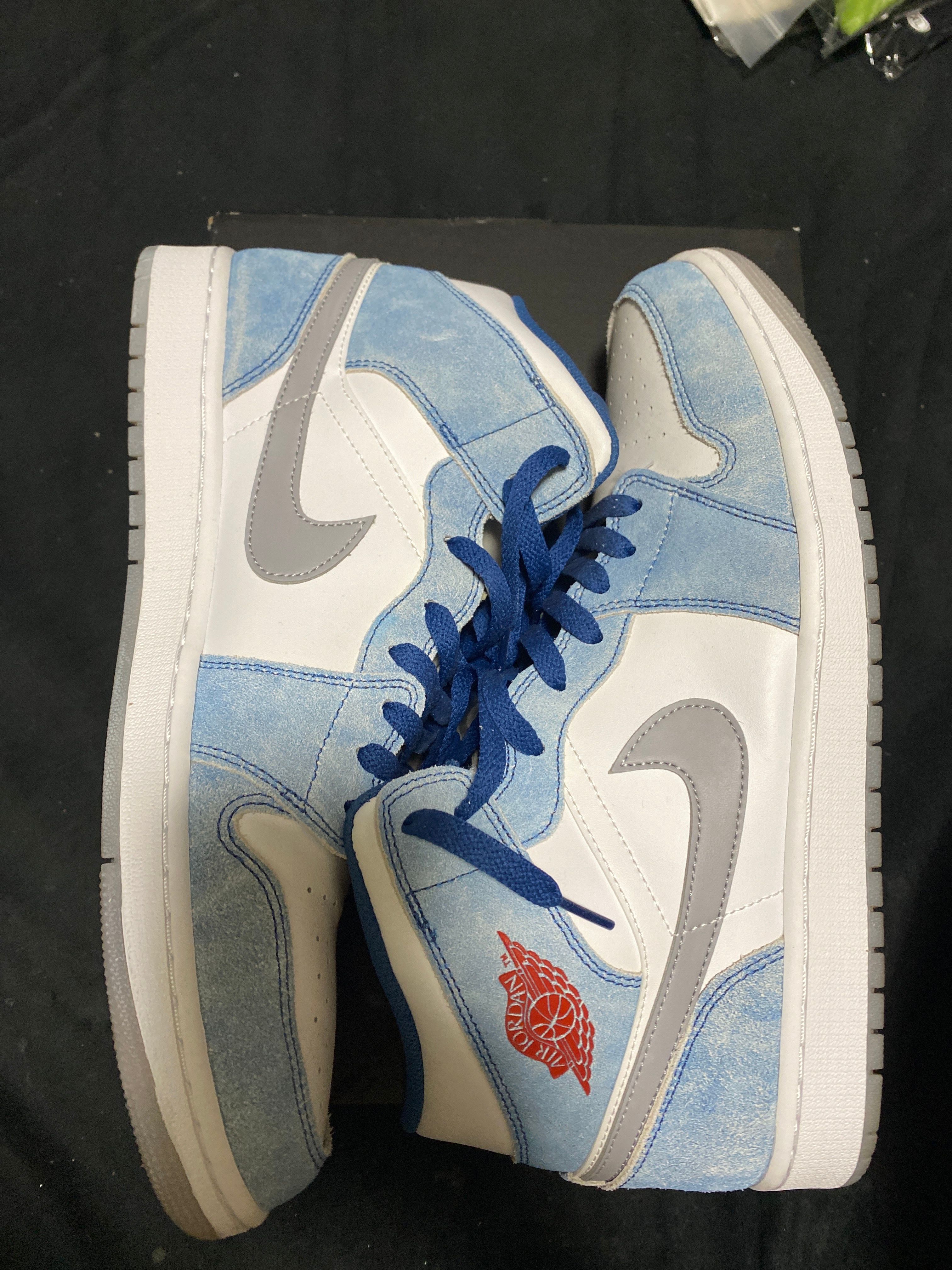 Nike Air Jordan 1 Mid SE "White/Hyper Royal/Red"