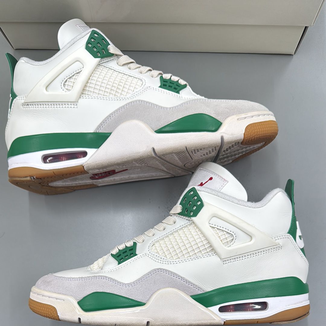 Nike SB × Air Jordan 4 Retro SP "Pine Green"