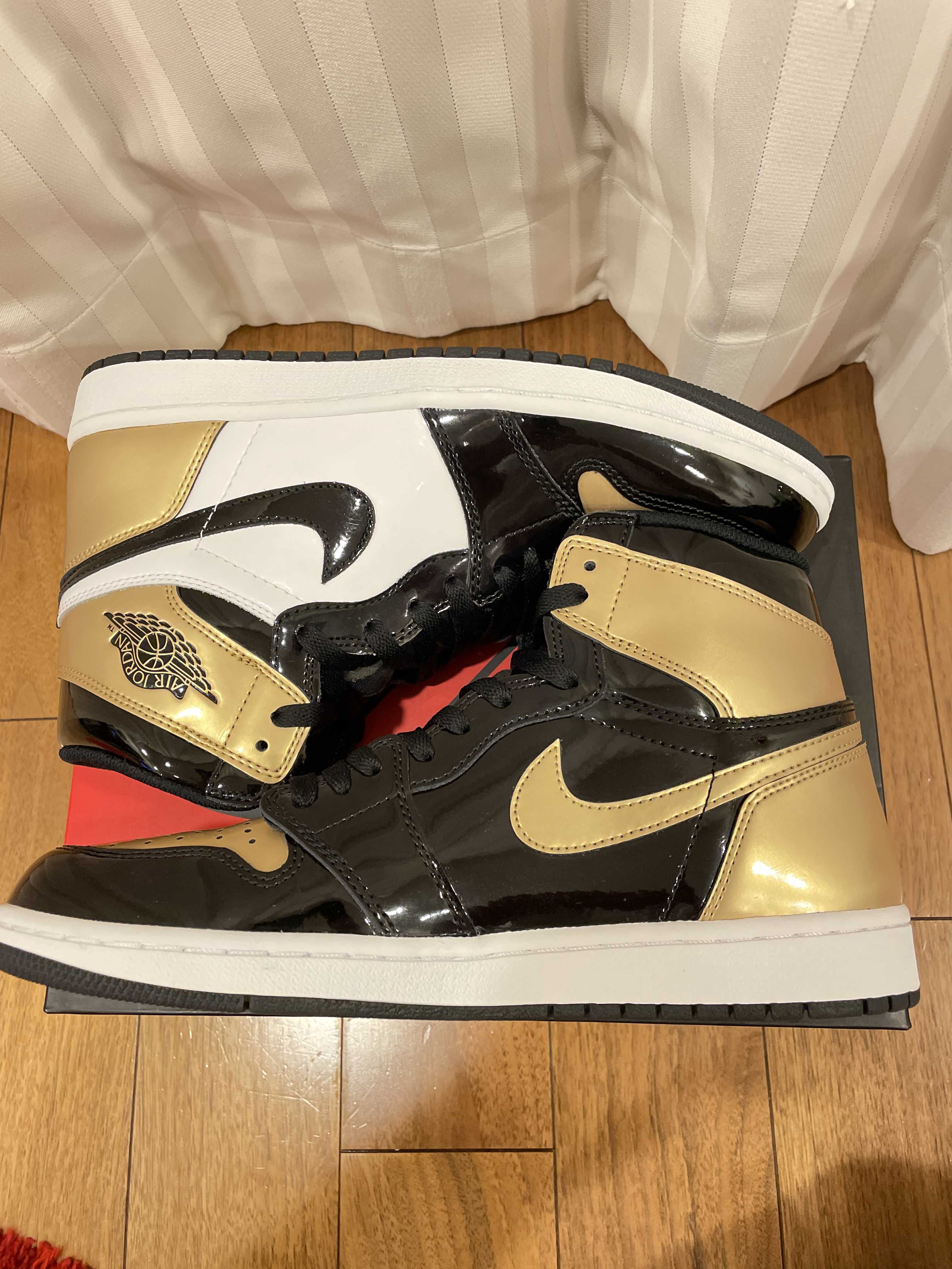 Nike Air Jordan 1 Retro High OG NRG "Gold Toe"