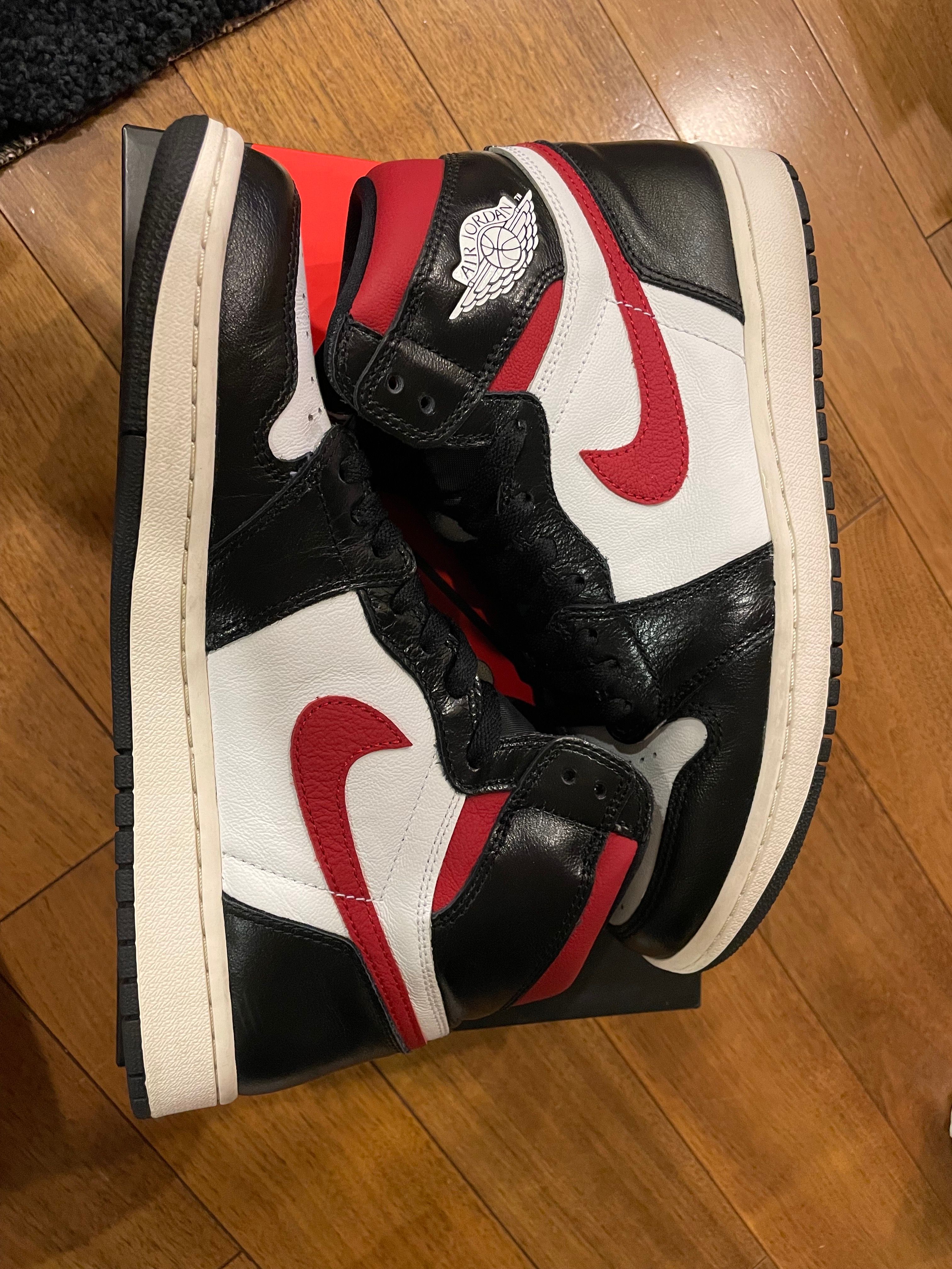 Nike Air Jordan 1 Retro High "Black/White/Sail/Gym Red"