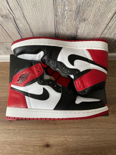 Nike Air Jordan 1 Retro High OG "Black Toe"(2016)