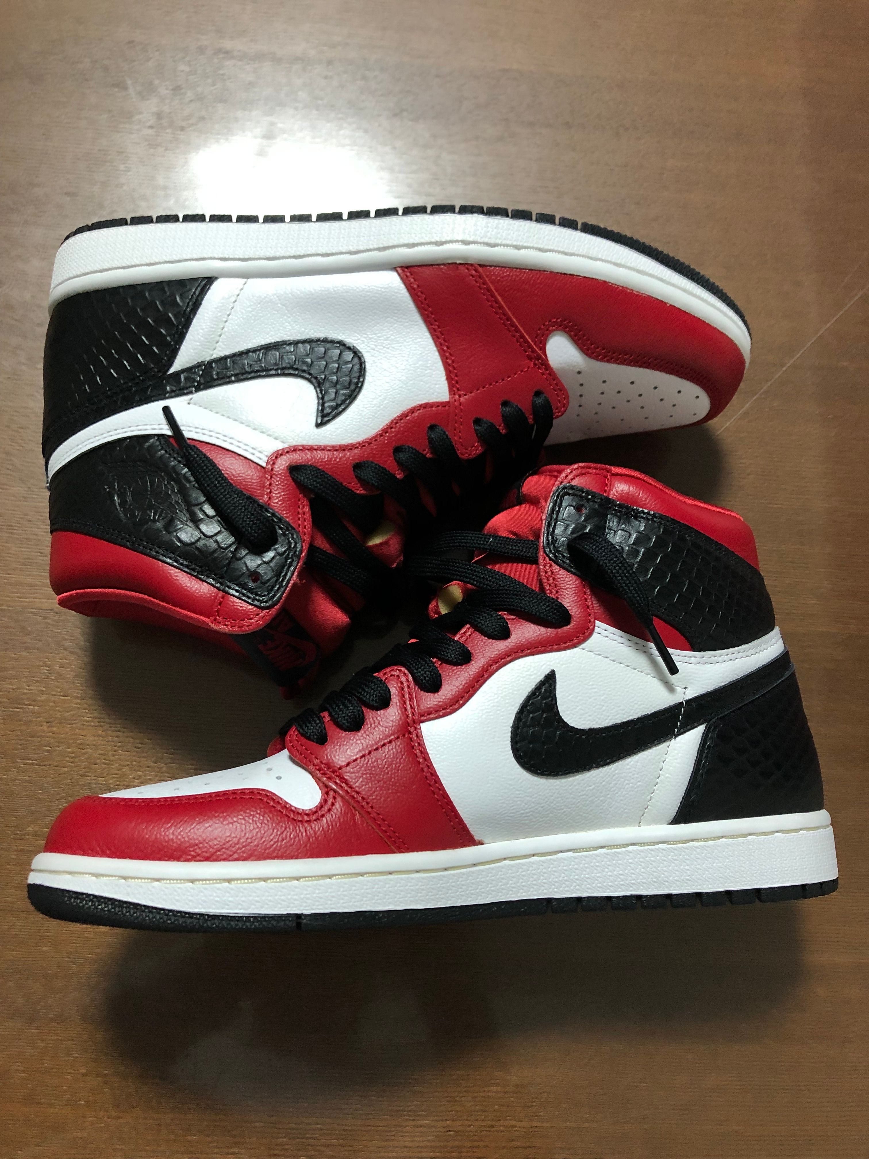 Nike Women's Air Jordan 1 High OG "Satin Red"