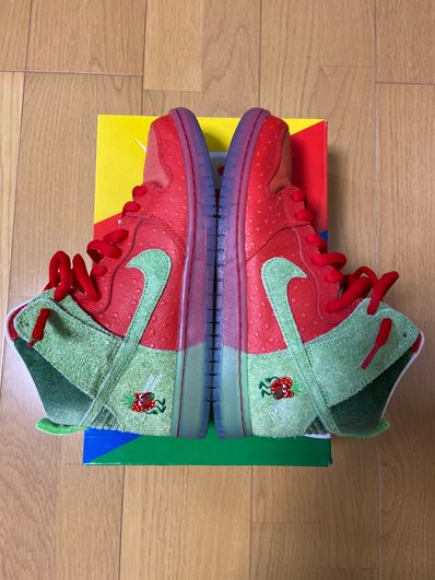 Nike SB Dunk High "Strawberry Cough"