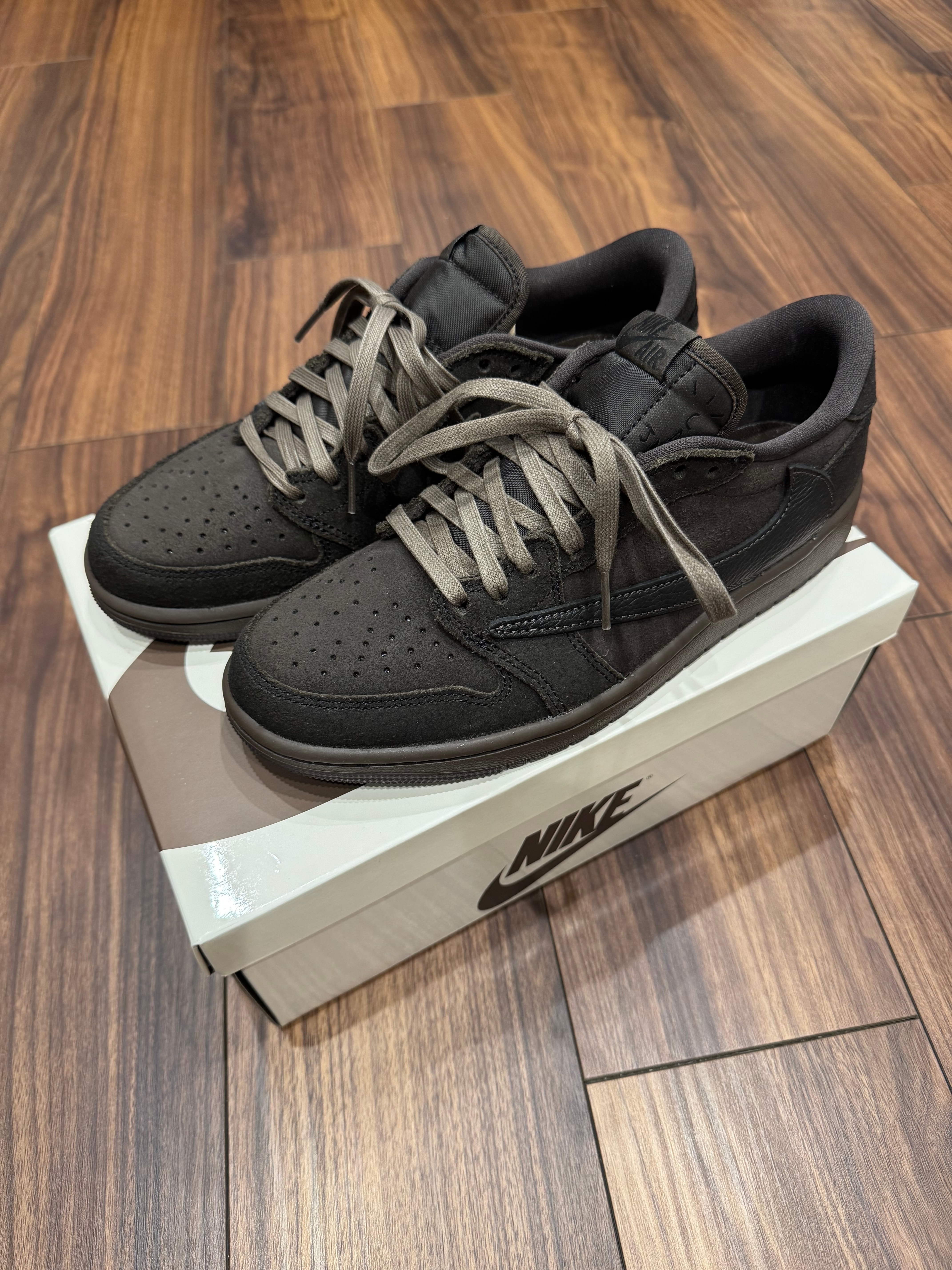 Travis Scott × Nike Air Jordan 1 Low OG SP "Velvet Brown and Dark Mocha"