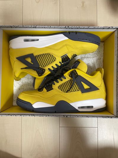 Nike Air Jordan 4 "Tour Yellow"