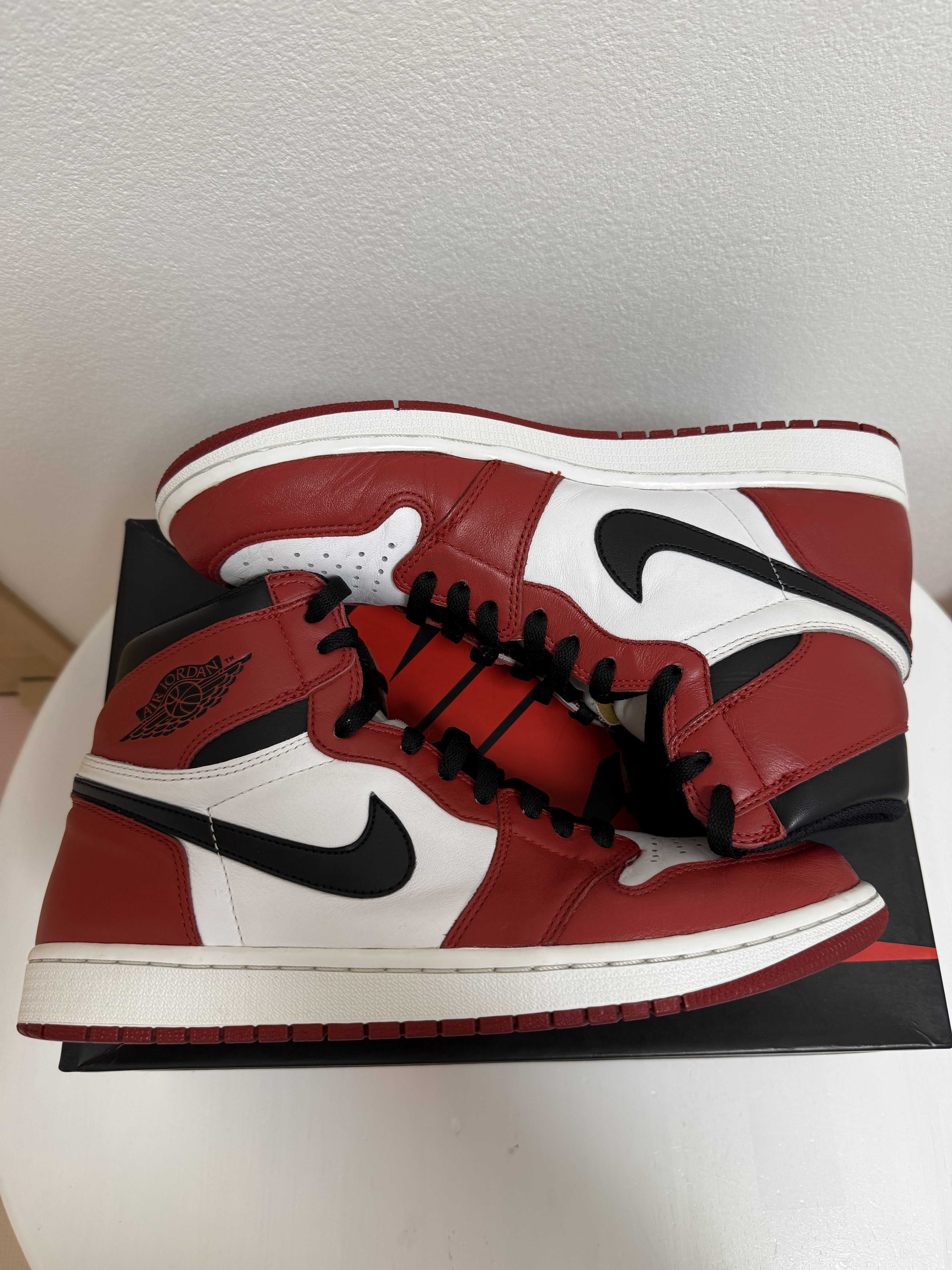 Nike Air Jordan 1 Retro High "Chicago" (2015)