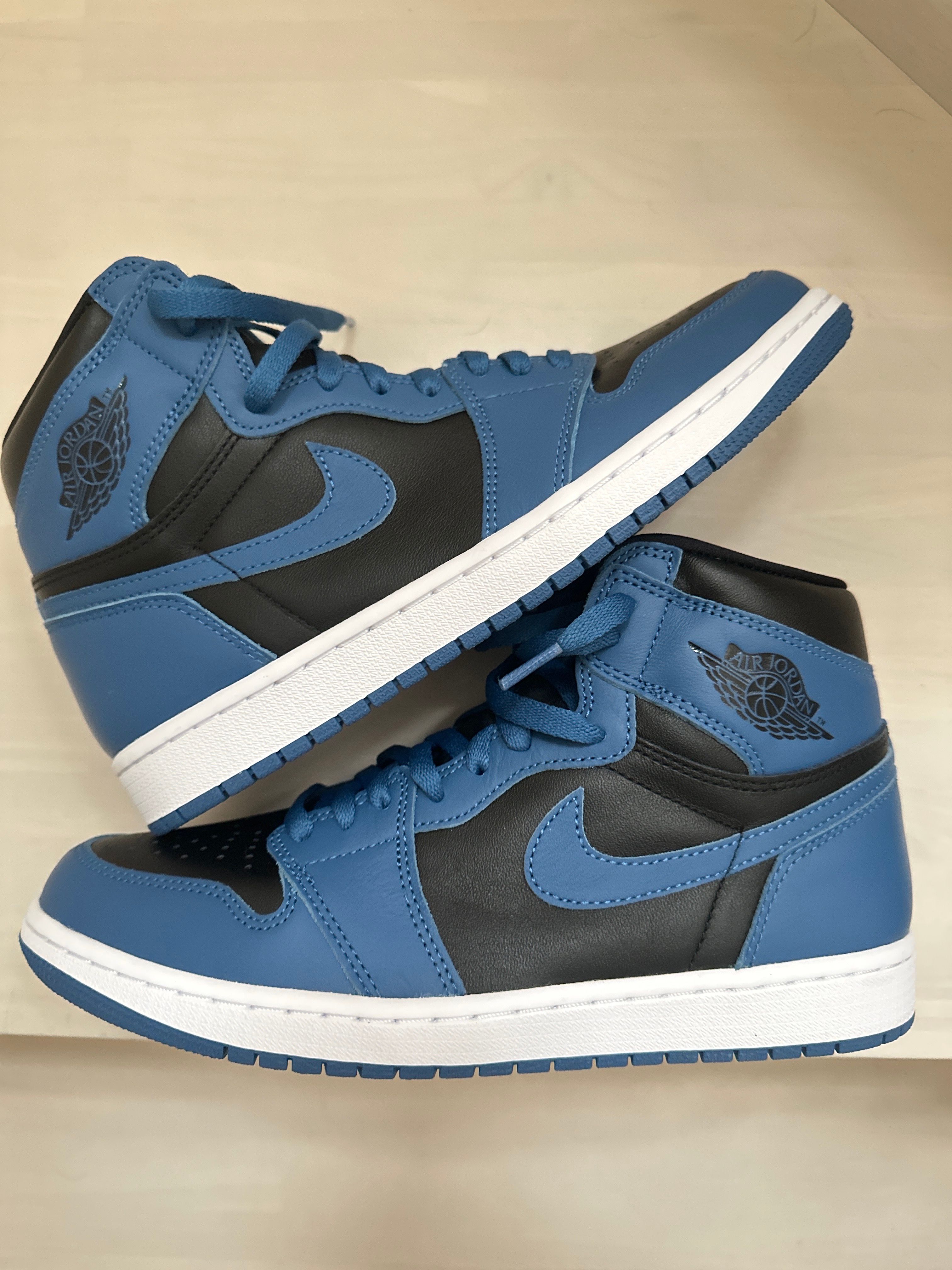 Nike Air Jordan 1 Retro High OG "Dark Marina Blue"