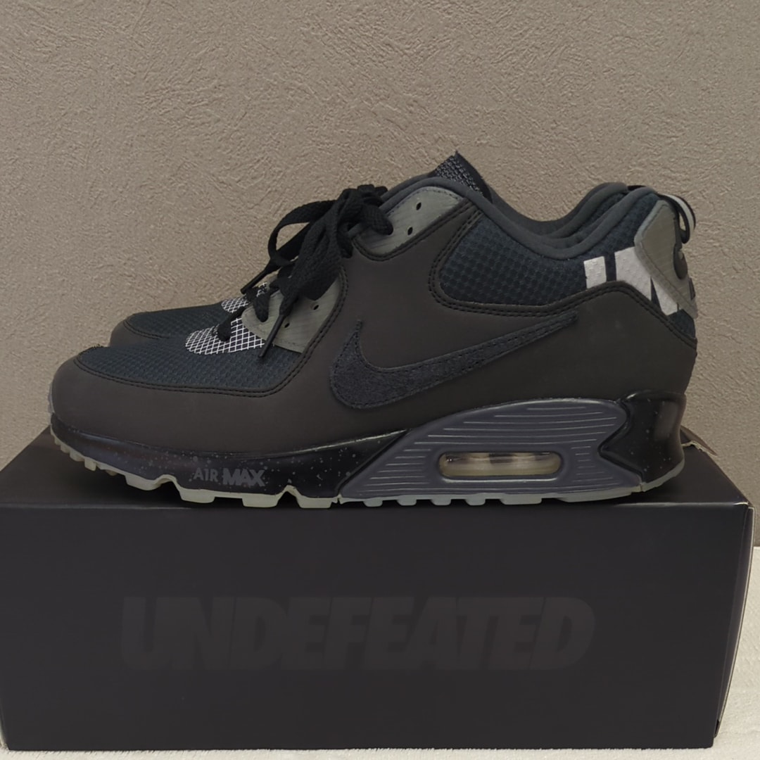UNDEFEATED × Nike Air Max 90 "Black/Rush Pink"