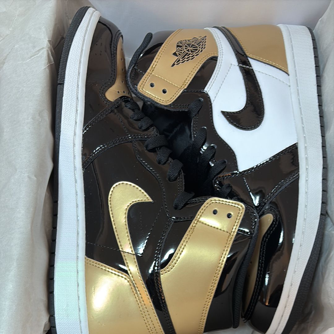 Nike Air Jordan 1 Retro High OG NRG "Gold Toe"
