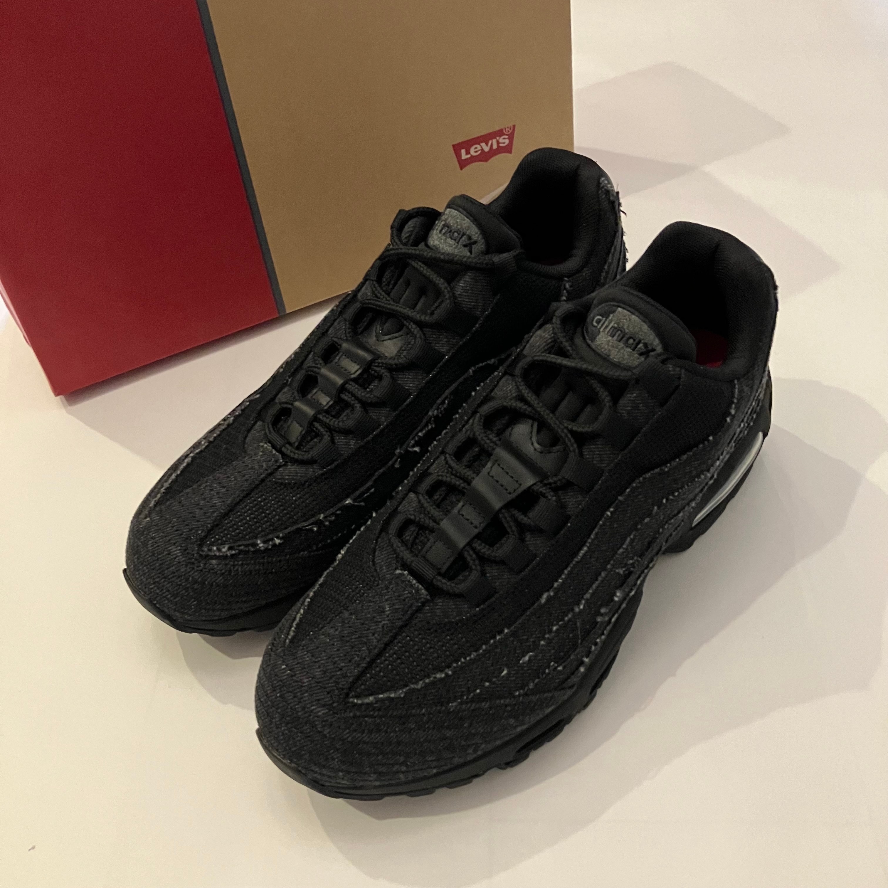 Levi's × Nike Air Max 95 OG "Denim Black"
