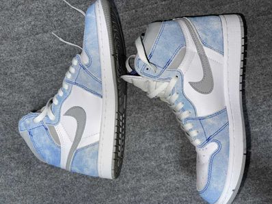 Nike Air Jordan 1 High OG "Hyper Royal"