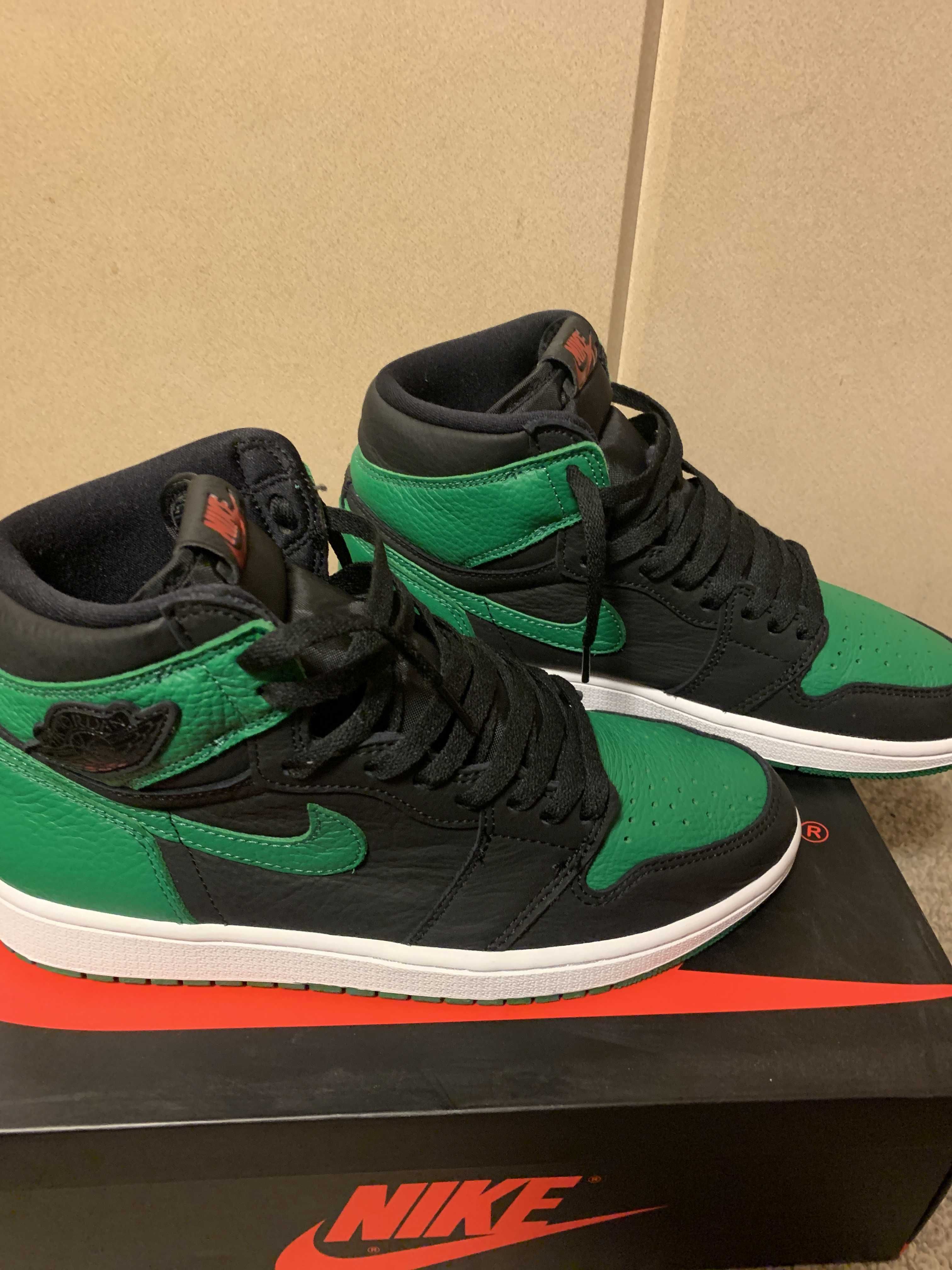 Nike Air Jordan 1 Retro High OG "Black/Pine Green" (2020)