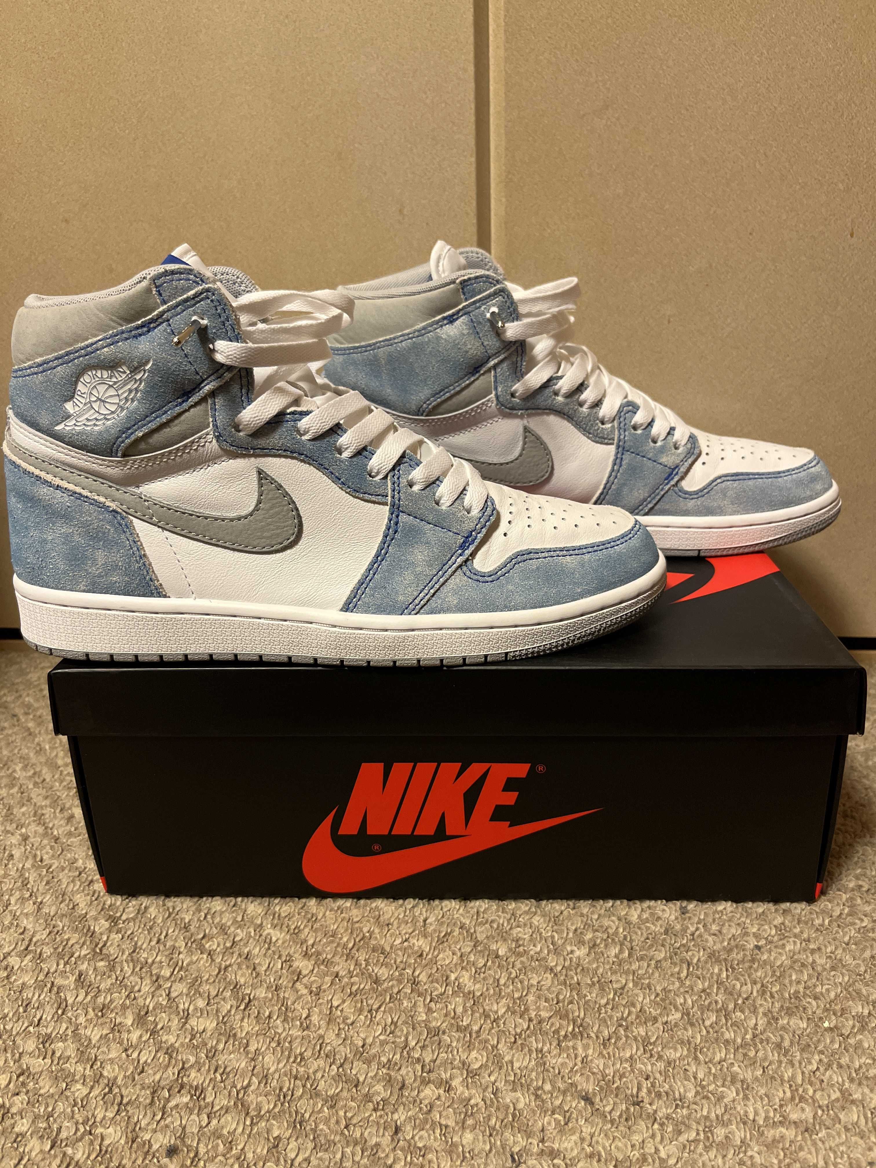 Nike Air Jordan 1 High OG "Hyper Royal"