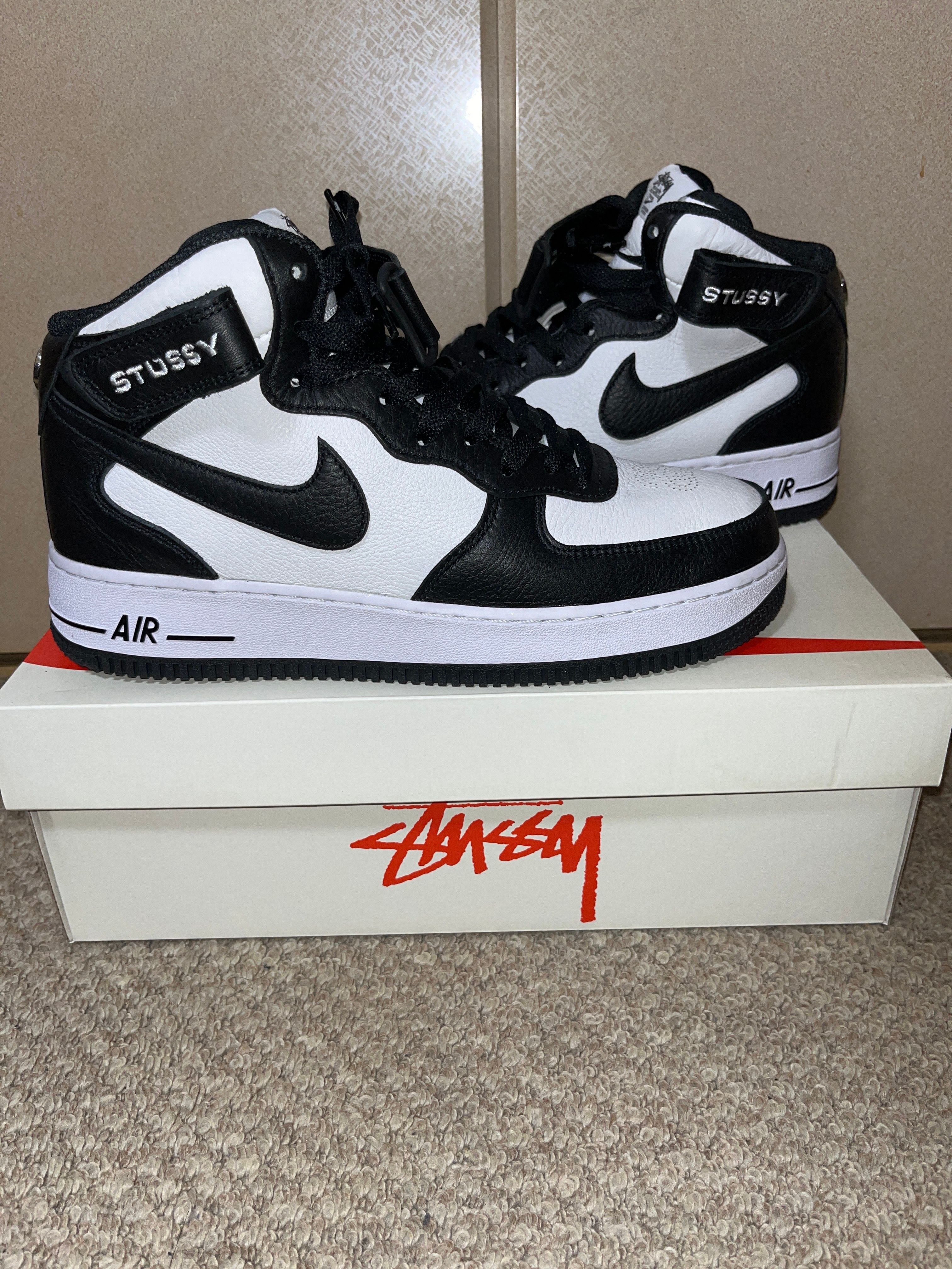 Stussy × Nike Air Force 1 Mid "Black and Light Bone"
