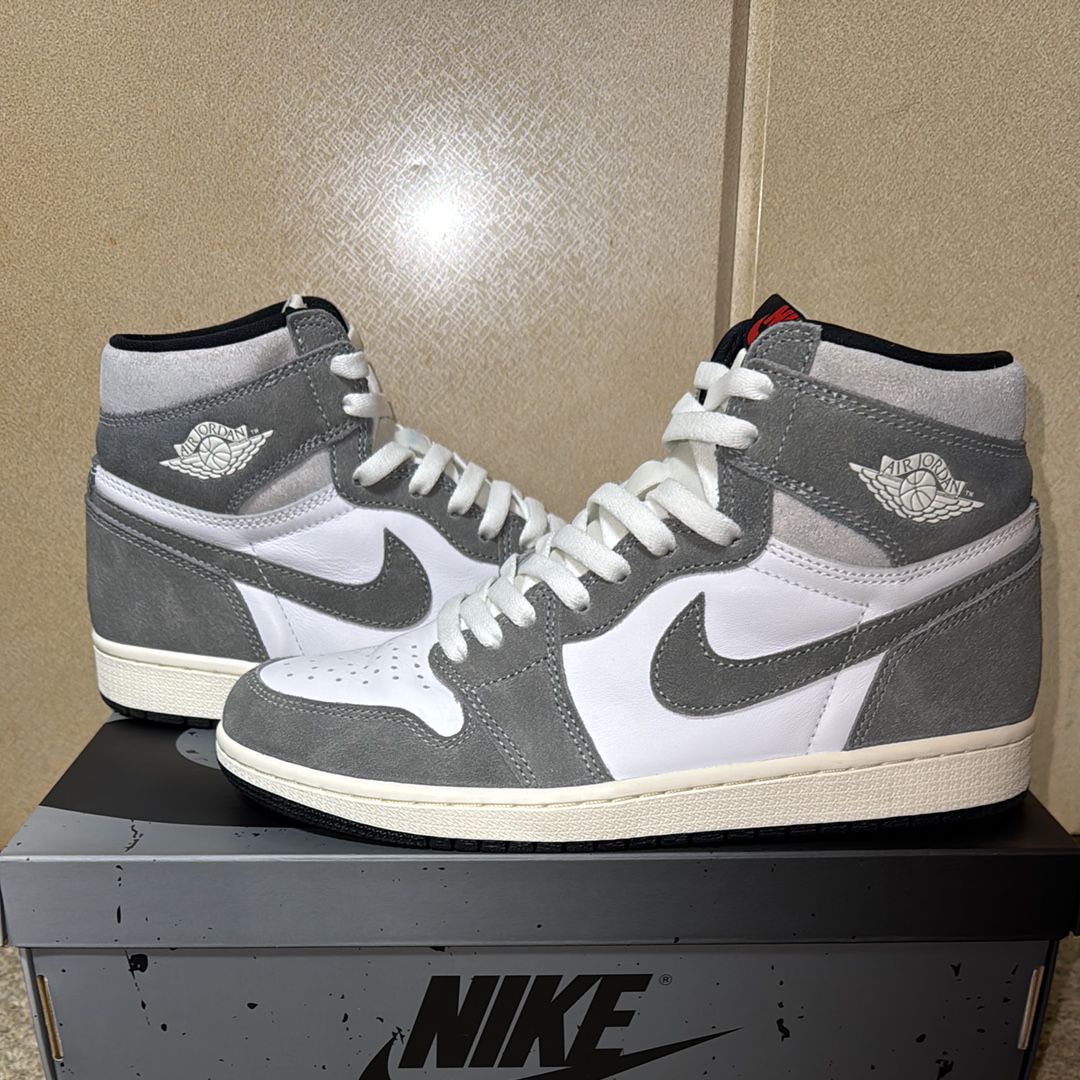 Nike Air Jordan 1 Retro High OG "Black and Smoke Grey"